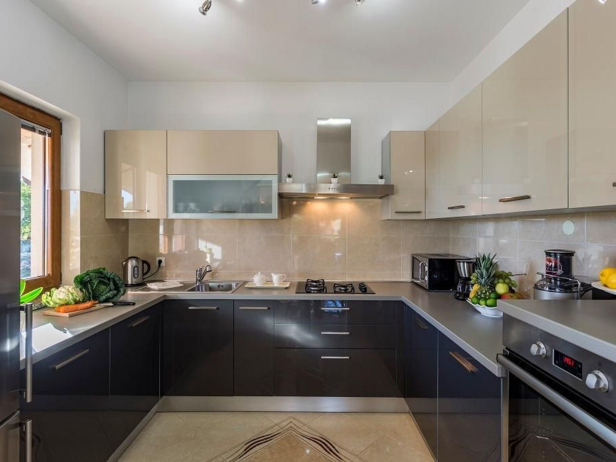 Villa Anavi mit privatem Pool und großem Garten-Binnen