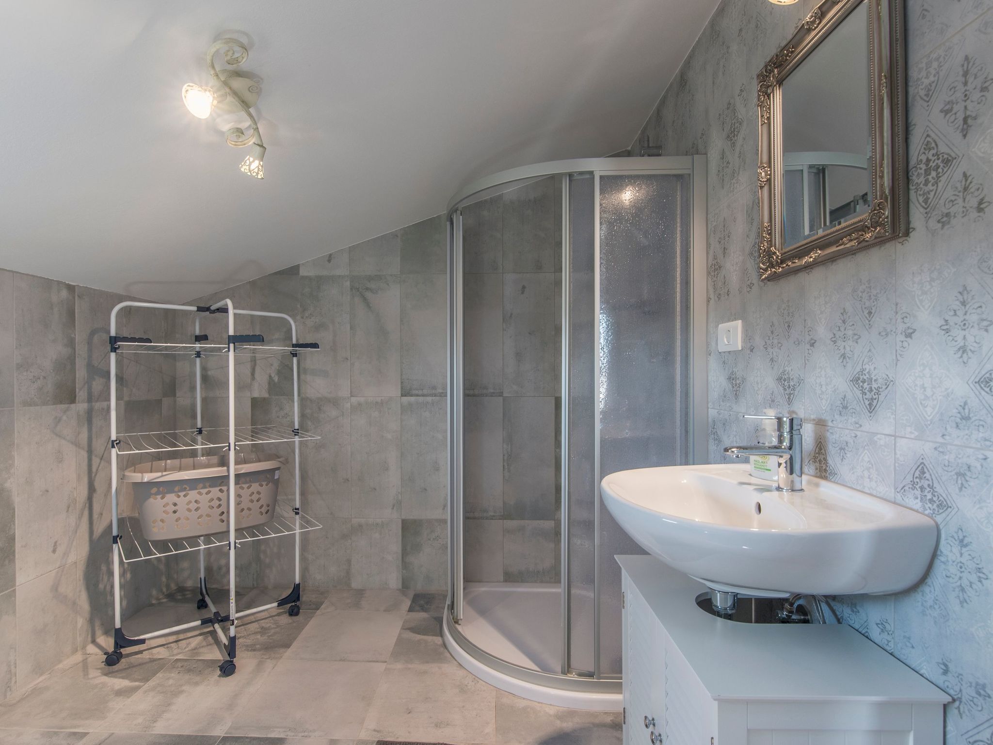 Kuca Renata-Image-tags.info