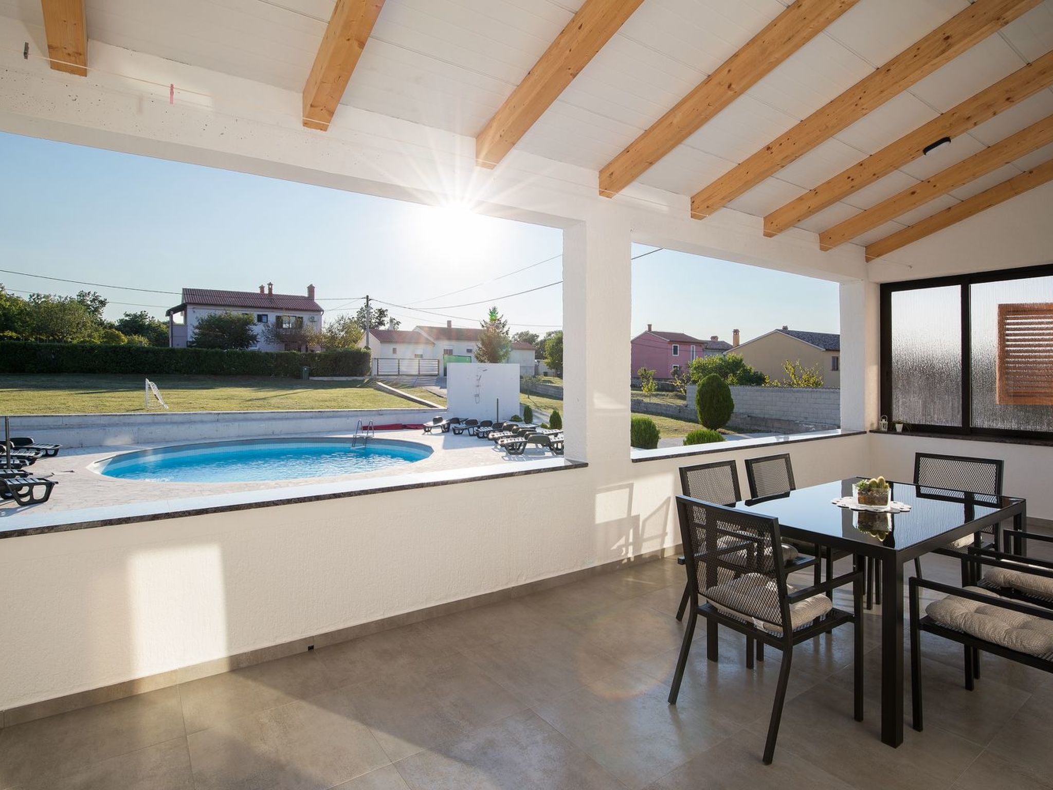 3-Schlafzimmer-Wohnung mit Gemeinschaftspool