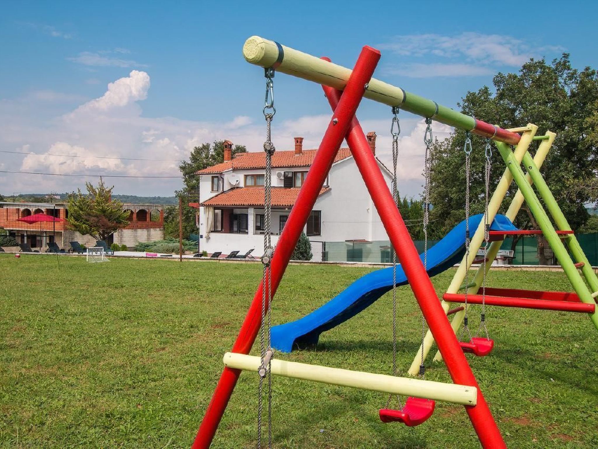 3-Schlafzimmer-Wohnung mit Gemeinschaftspool-Image-tags.info