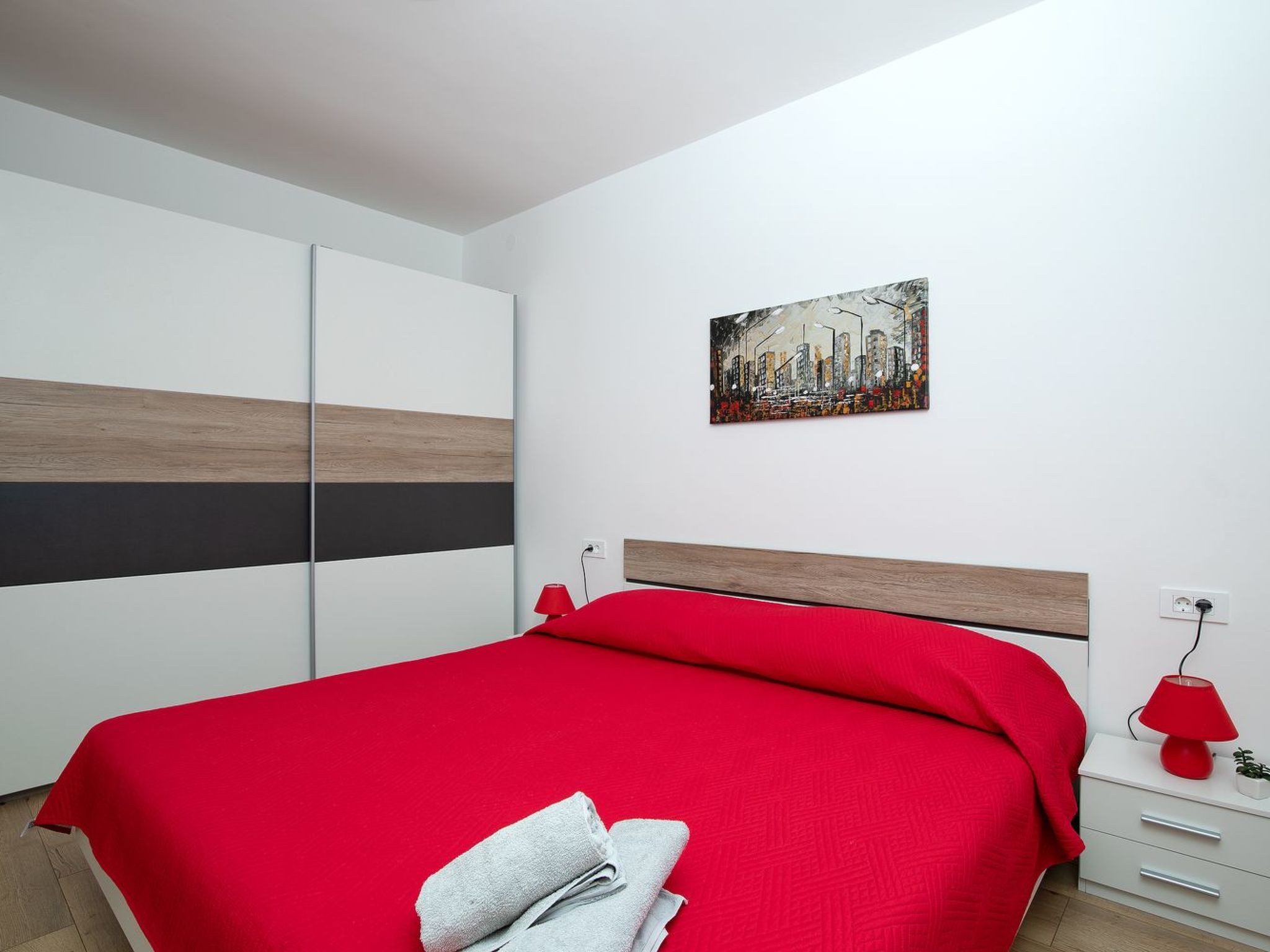 3-Schlafzimmer-Wohnung mit Gemeinschaftspool-Image-tags.info
