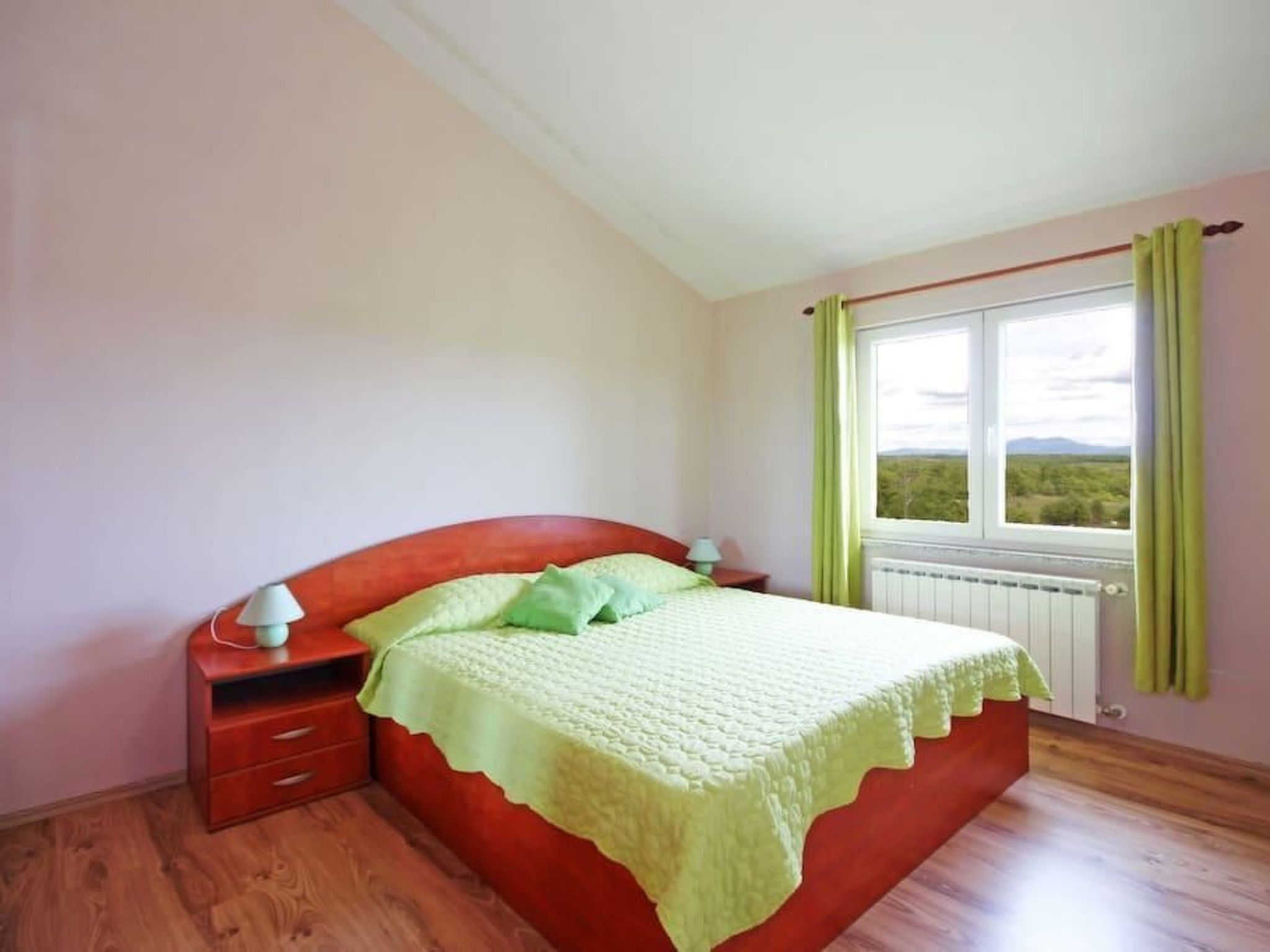 3-Schlafzimmer-Wohnung mit Gemeinschaftspool-Drinnen