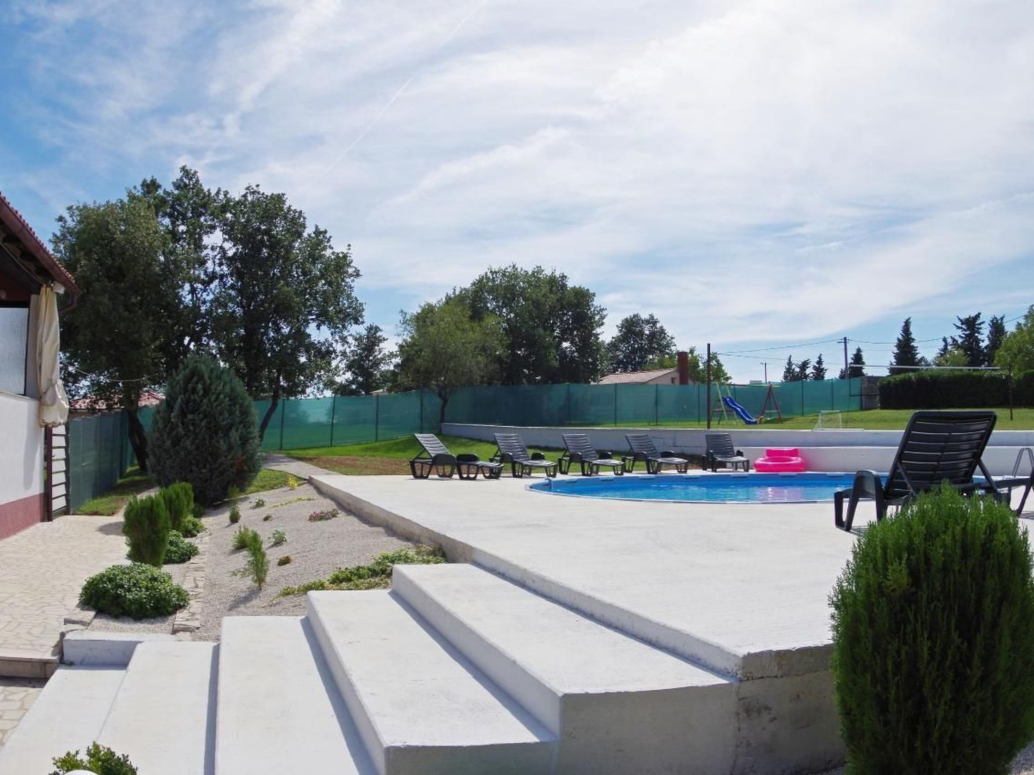 3-Schlafzimmer-Wohnung mit Gemeinschaftspool-Draußen