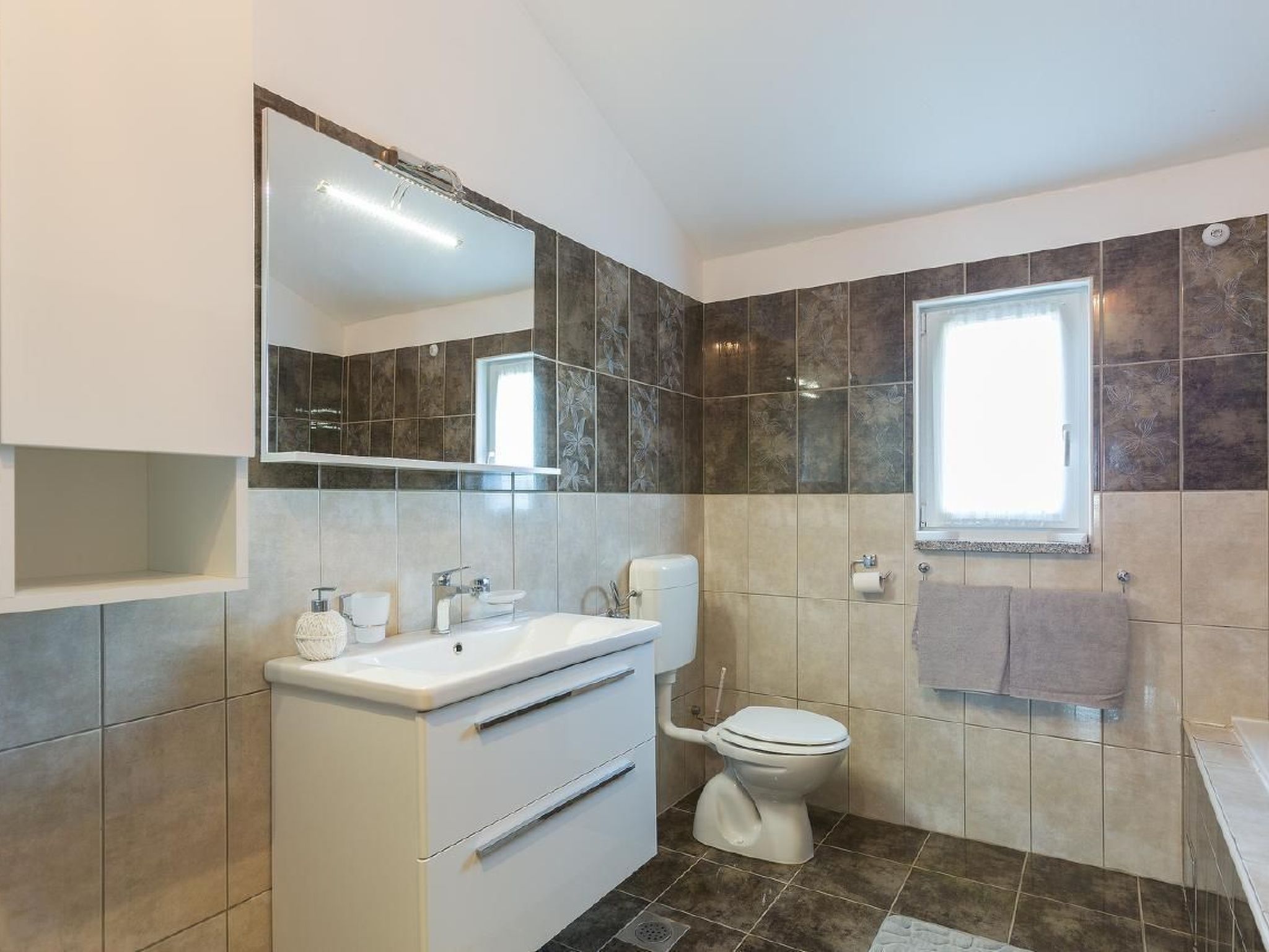 Photo of 3-Schlafzimmer-Wohnung mit Gemeinschaftspool