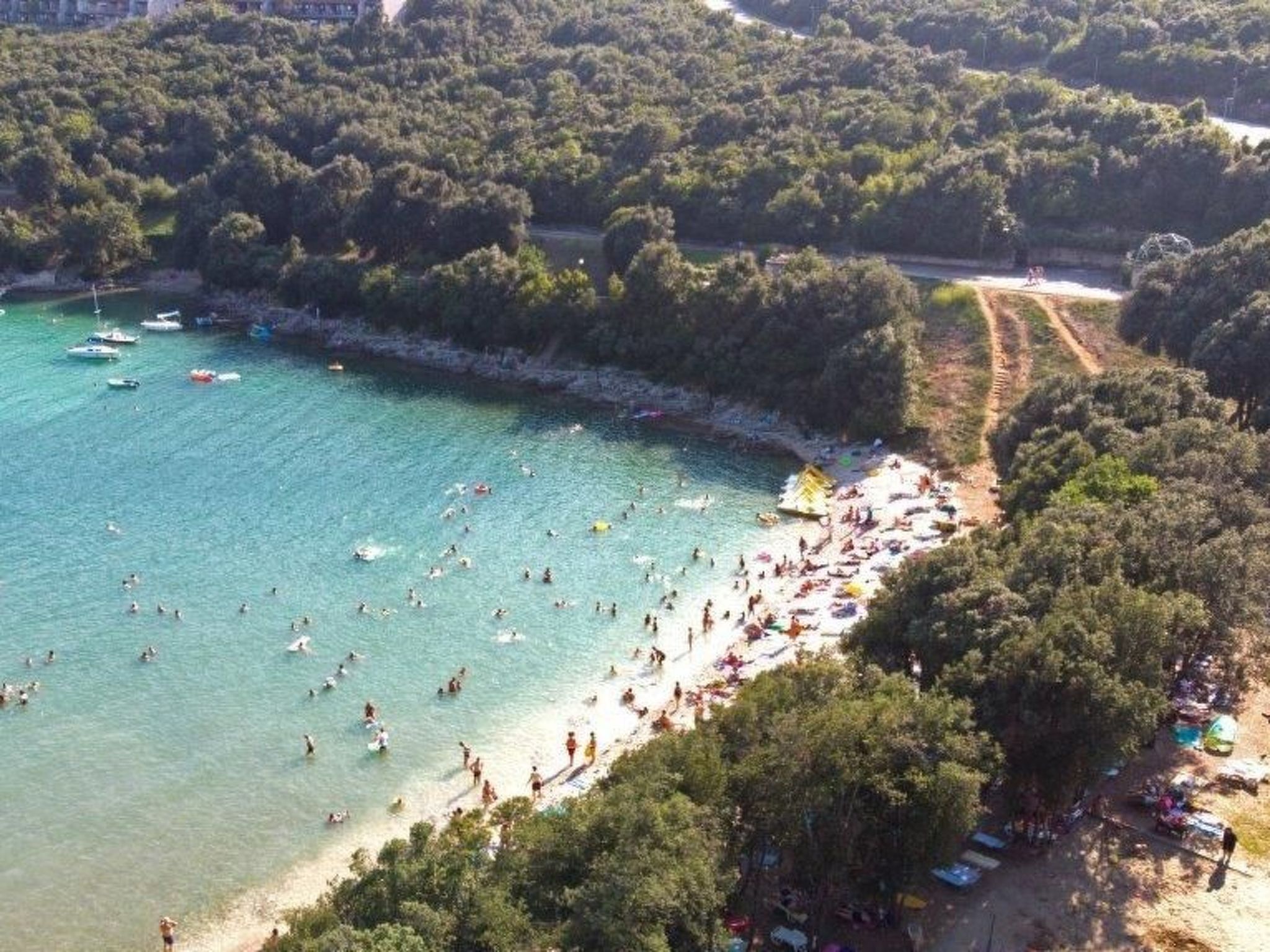 Photo of 3-Schlafzimmer-Wohnung mit Gemeinschaftspool