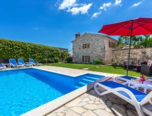 Modernes Ferienhaus in Vadreš mit Privatem Pool