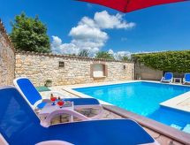 Modernes Ferienhaus in Vadreš mit Privatem Pool