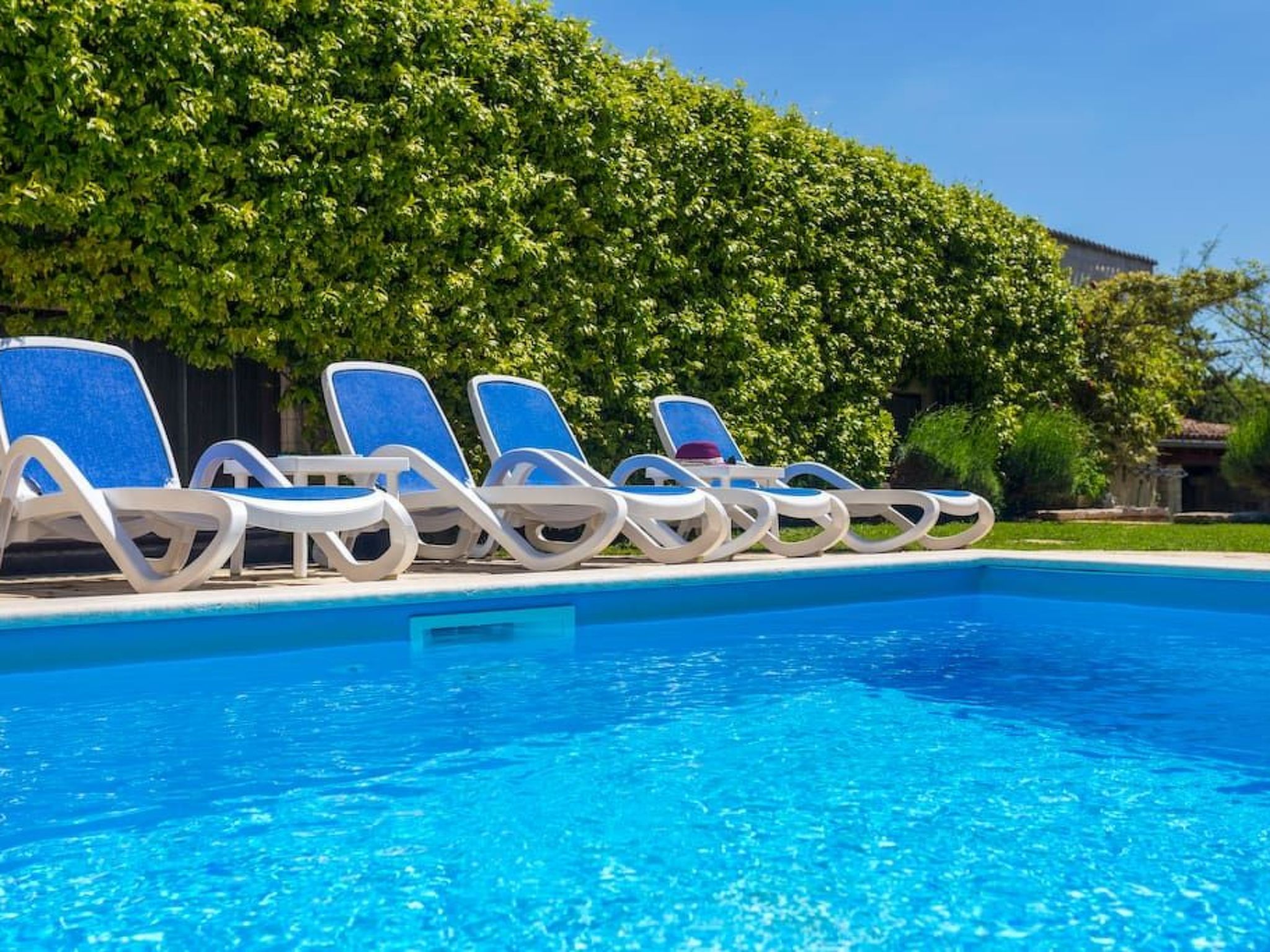 Modernes Ferienhaus in Vadreš mit Privatem Pool-Dehors