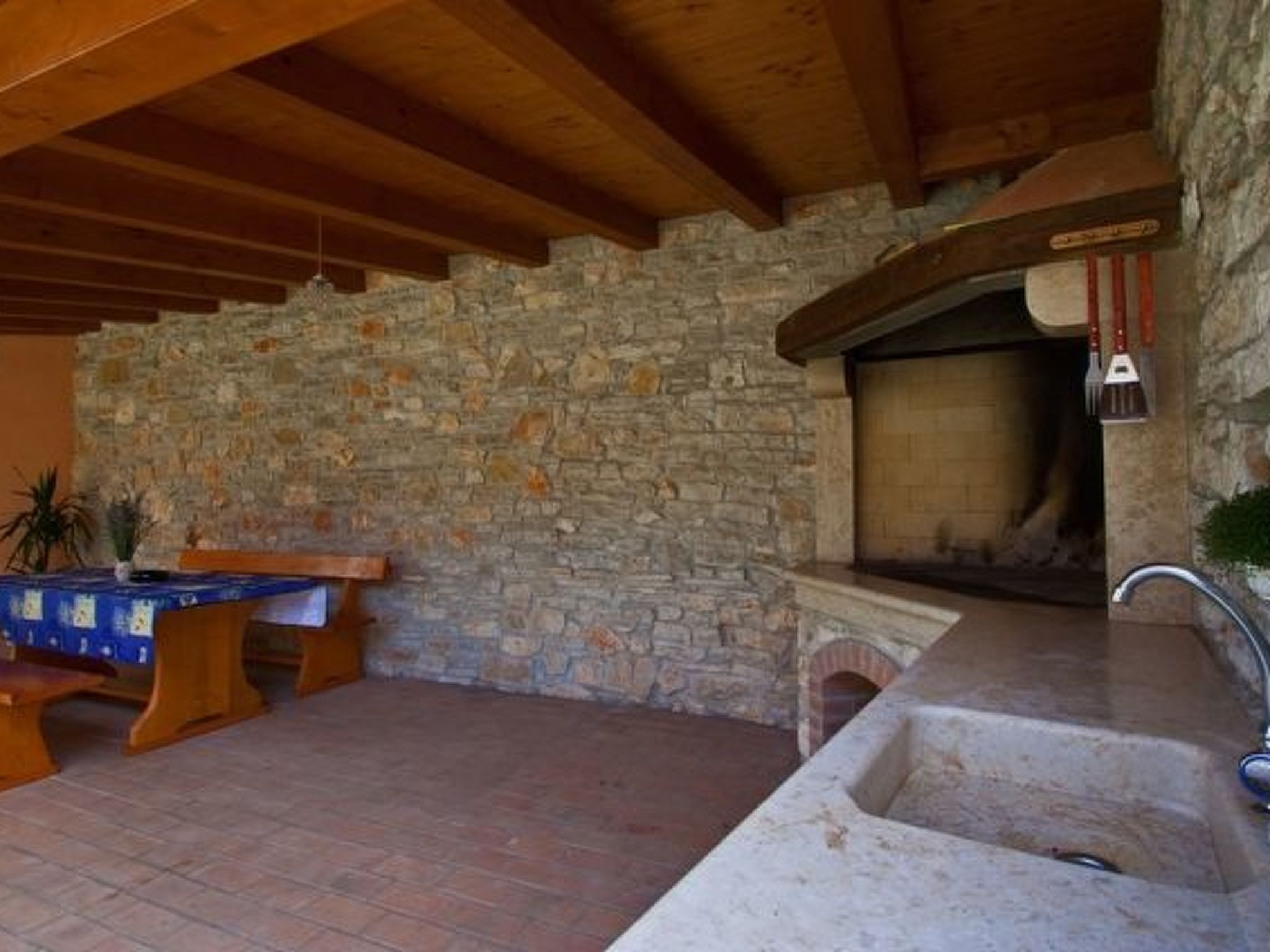 Modernes Ferienhaus in Vadreš mit Privatem Pool-Dehors