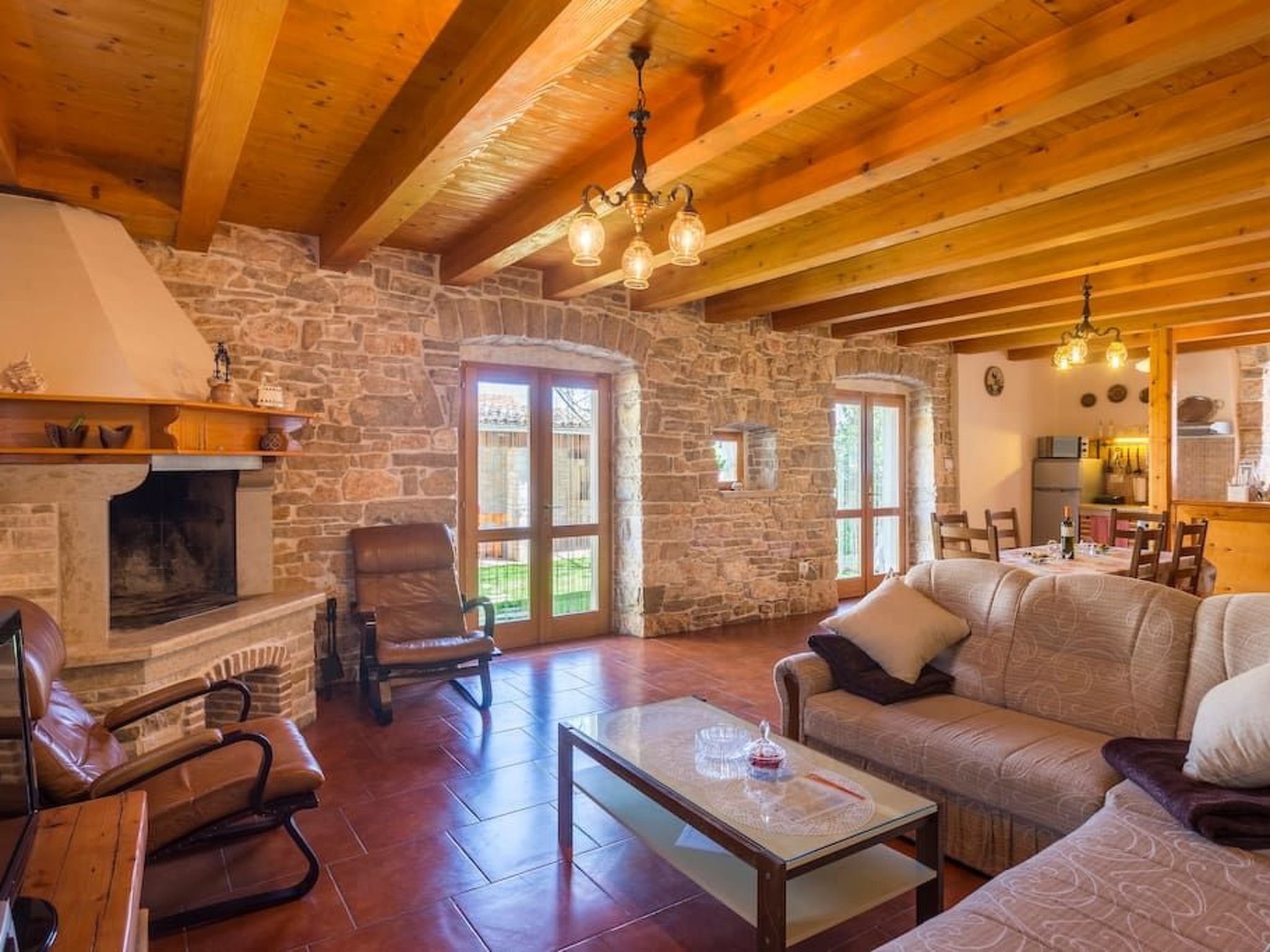 Modernes Ferienhaus in Vadreš mit Privatem Pool-Dedans