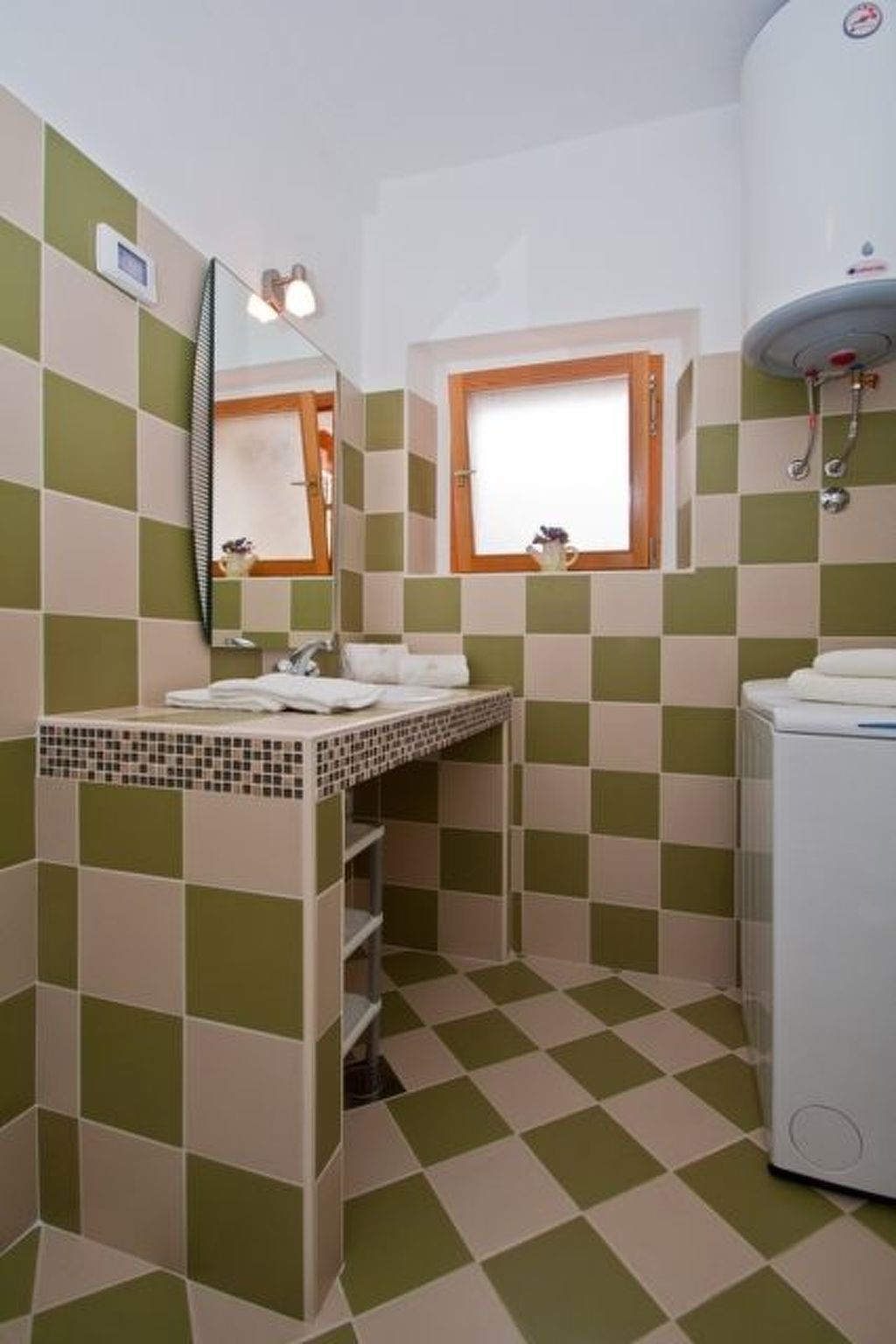 Photo of Modernes Ferienhaus in Vadreš mit Privatem Pool