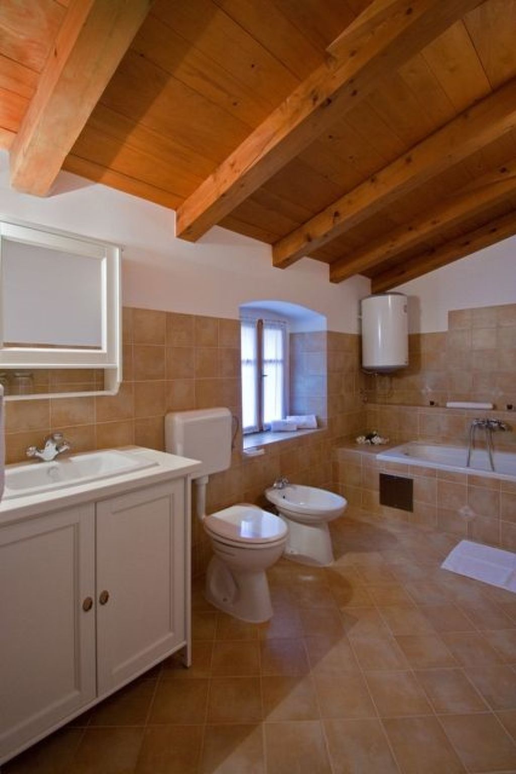 Photo of Modernes Ferienhaus in Vadreš mit Privatem Pool