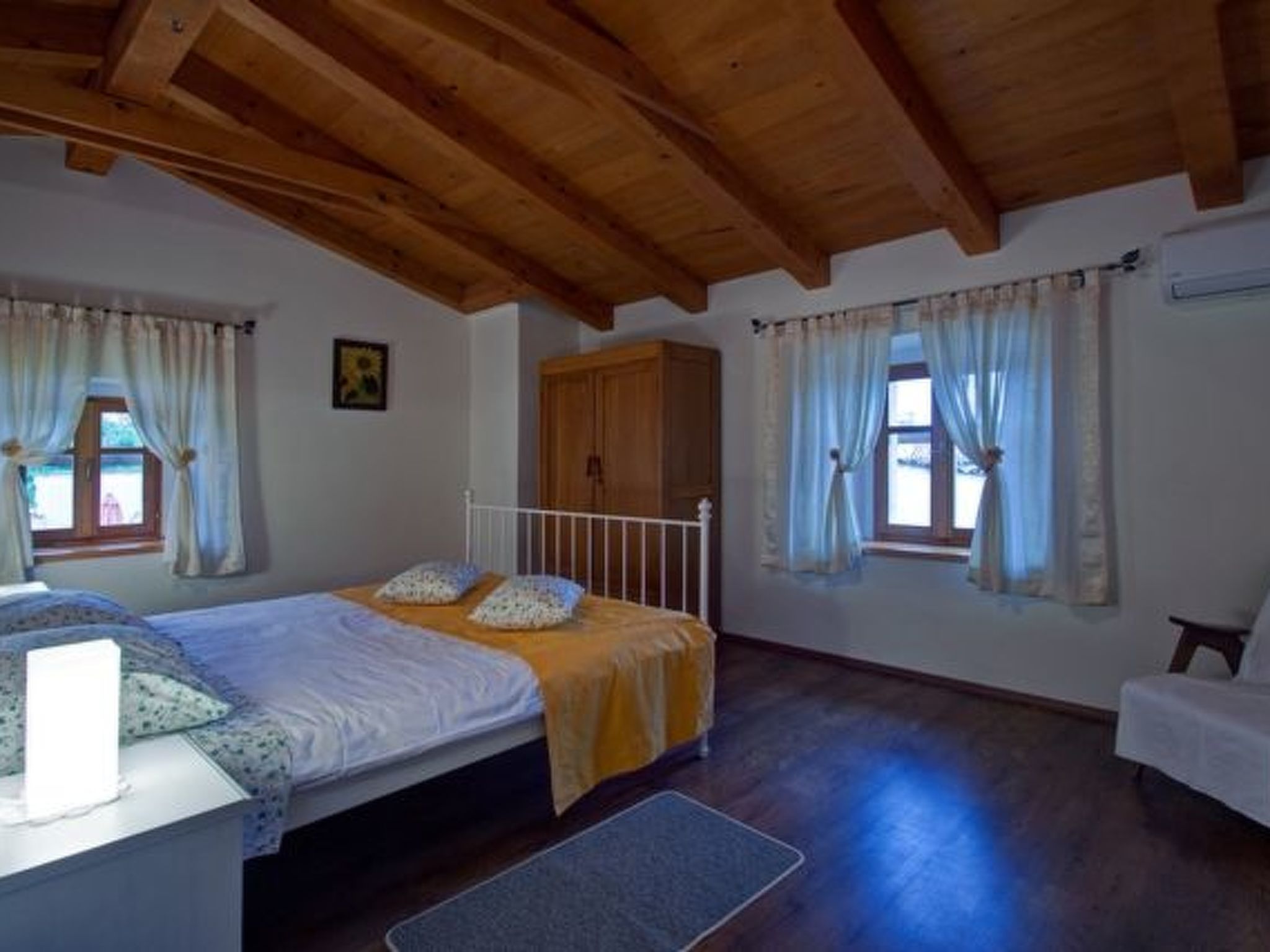 Photo of Modernes Ferienhaus in Vadreš mit Privatem Pool