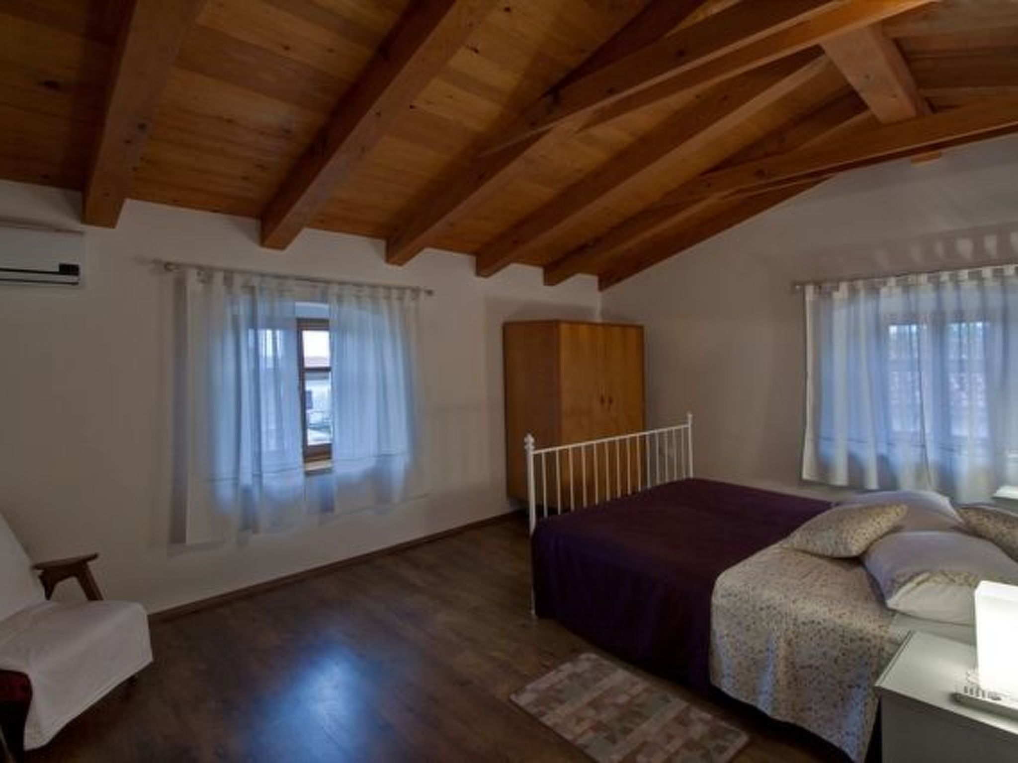 Photo of Modernes Ferienhaus in Vadreš mit Privatem Pool