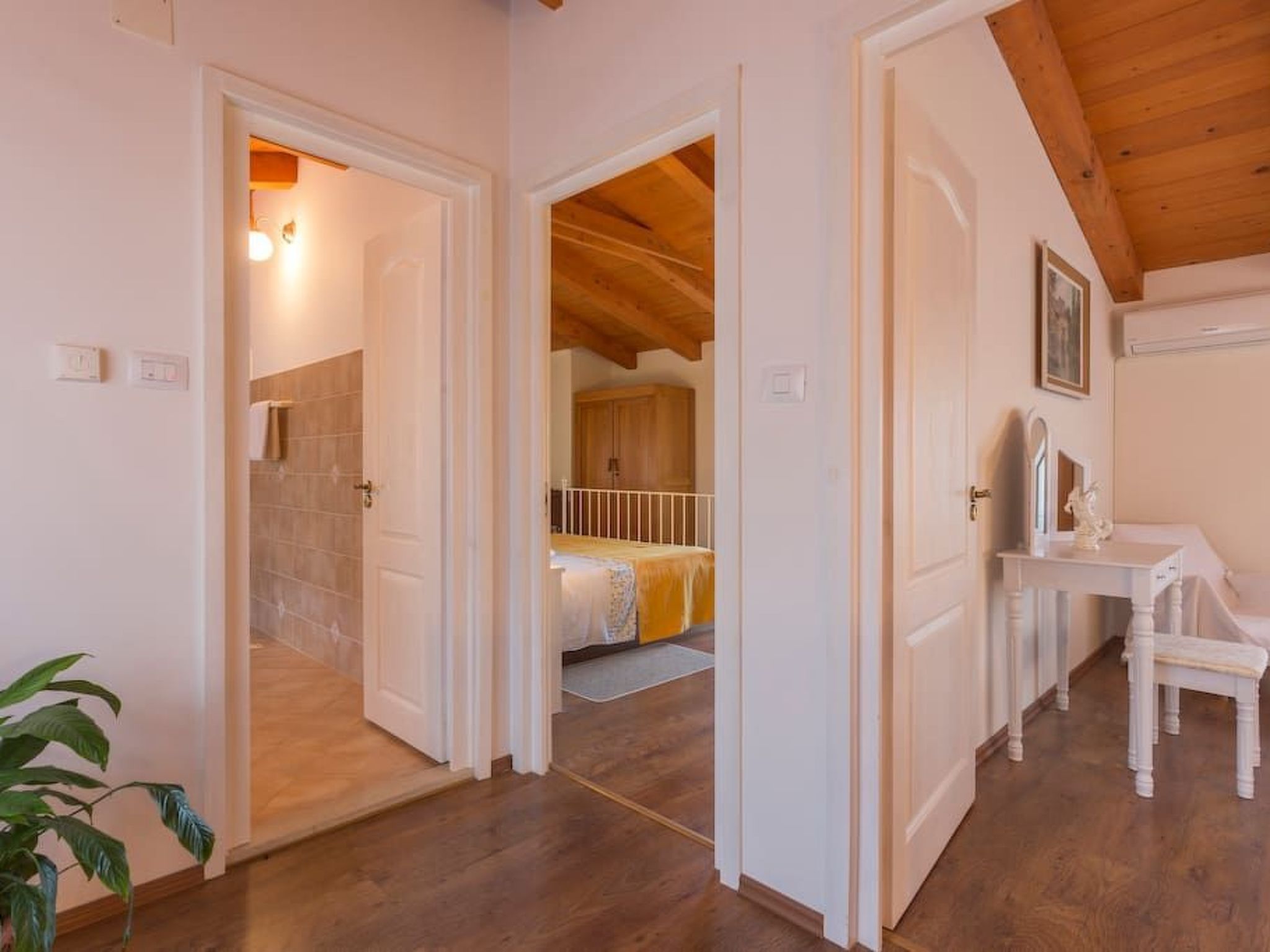 Photo of Modernes Ferienhaus in Vadreš mit Privatem Pool