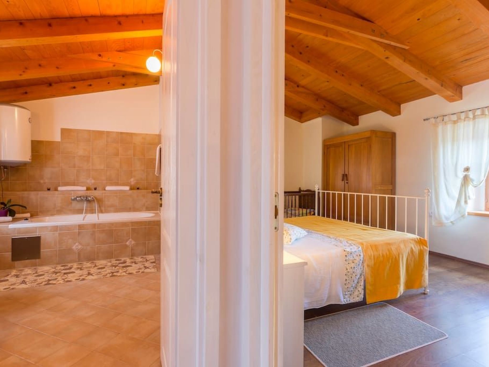 Photo of Modernes Ferienhaus in Vadreš mit Privatem Pool