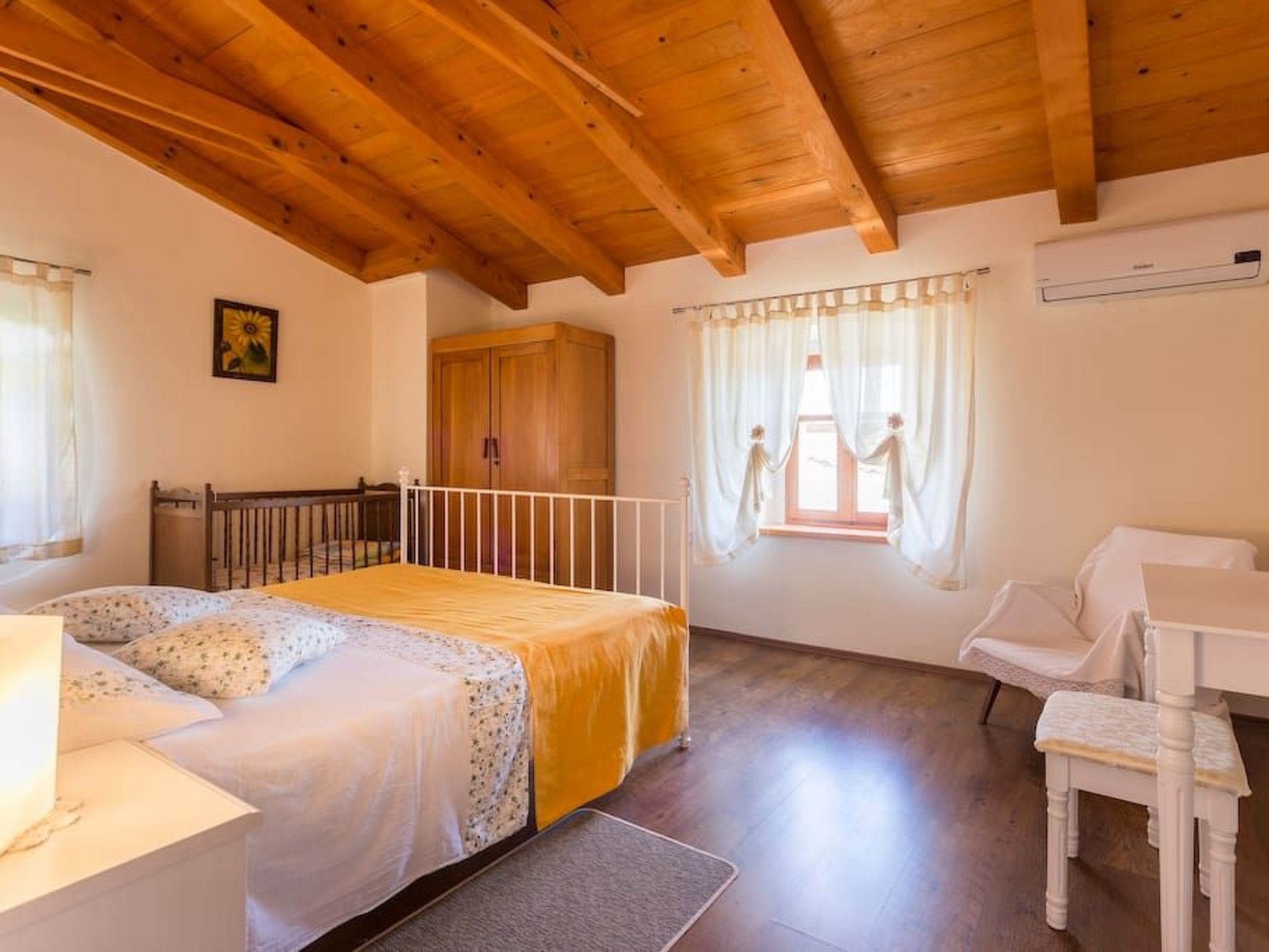 Photo of Modernes Ferienhaus in Vadreš mit Privatem Pool