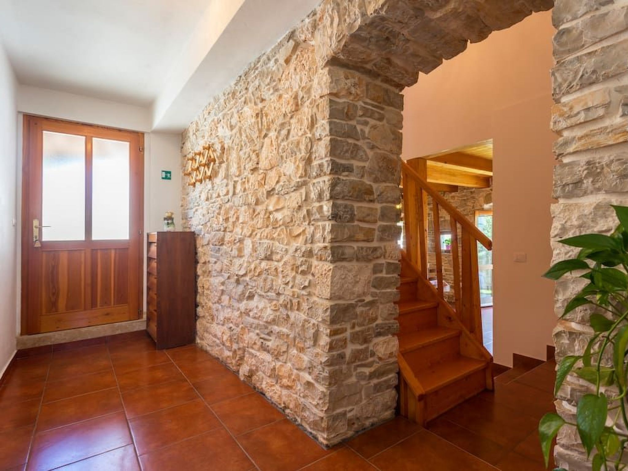 Photo of Modernes Ferienhaus in Vadreš mit Privatem Pool