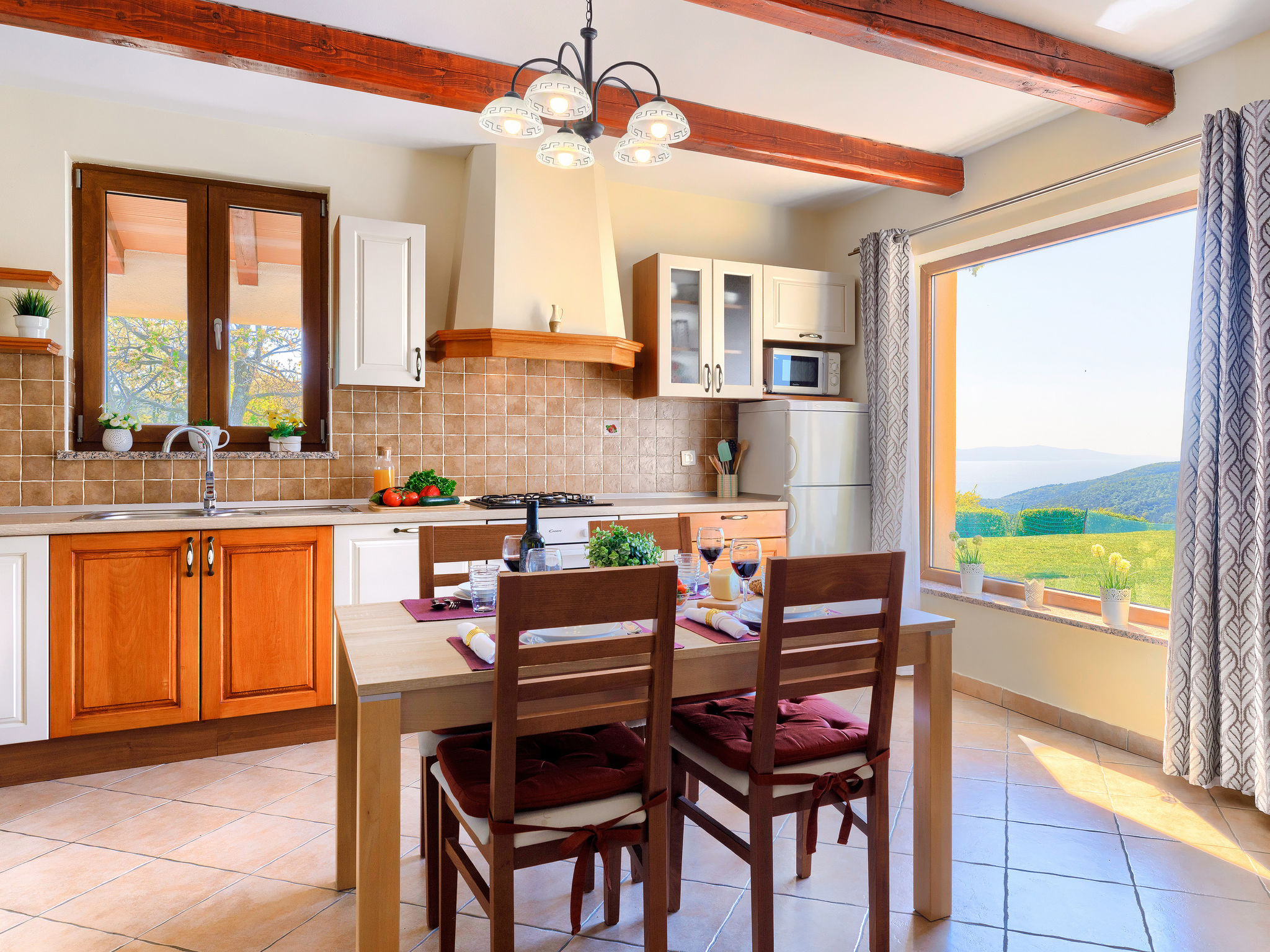 Kitchen / Dining Room