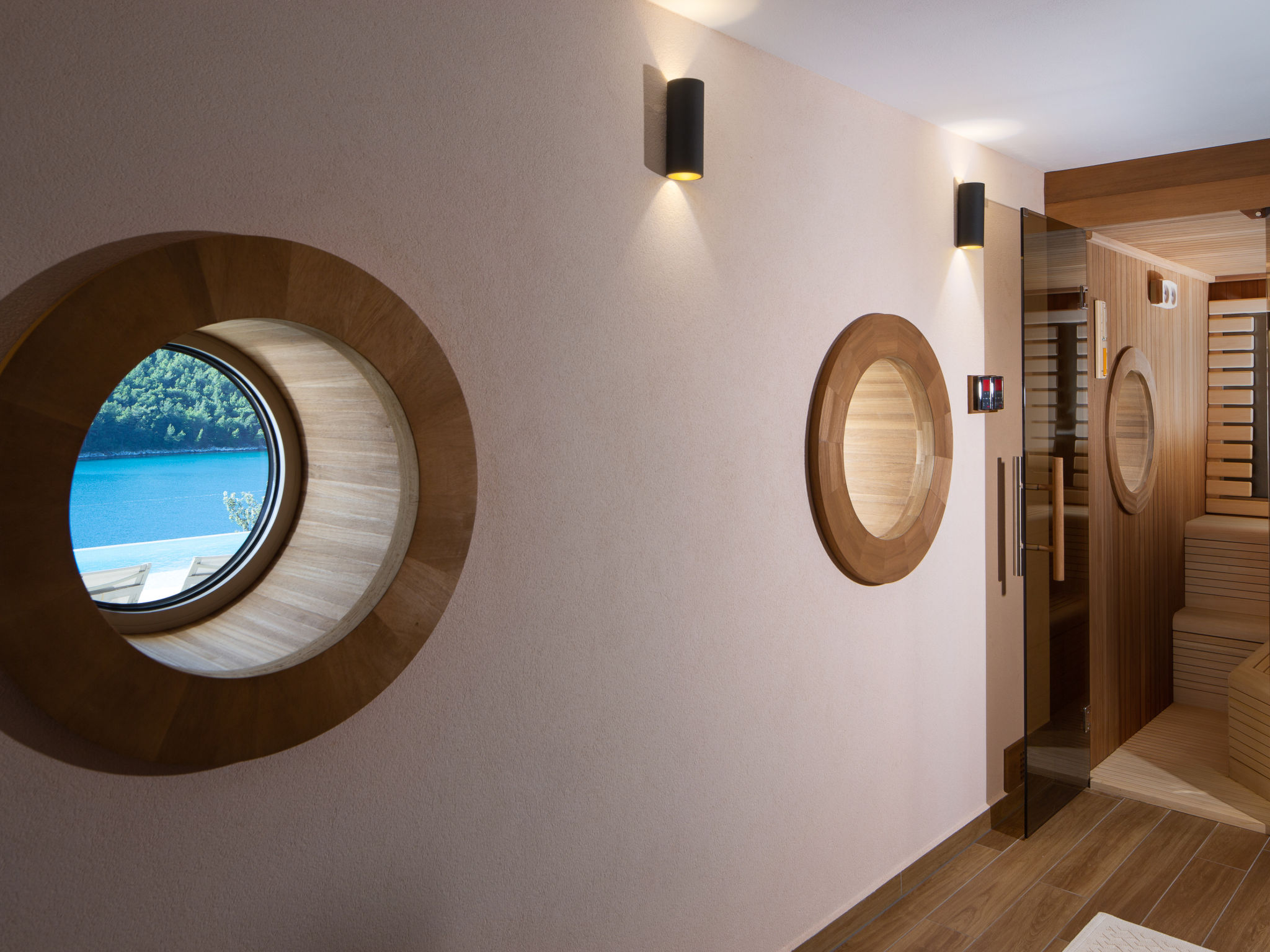 Photo of Vlastelini II