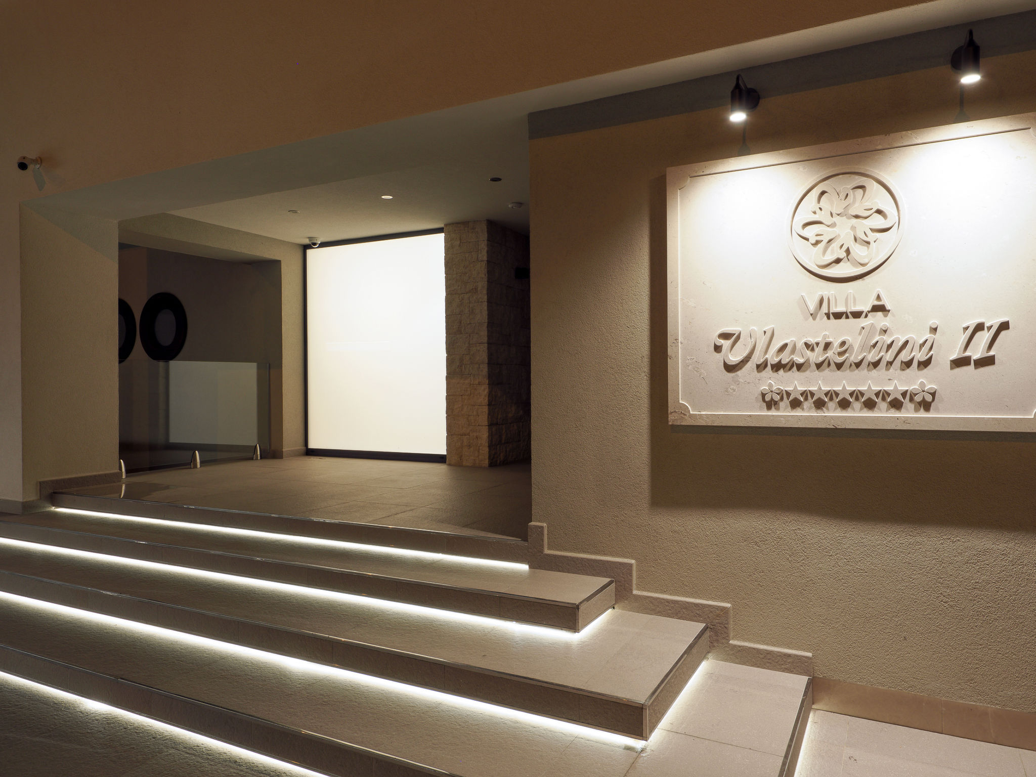 Photo of Vlastelini II