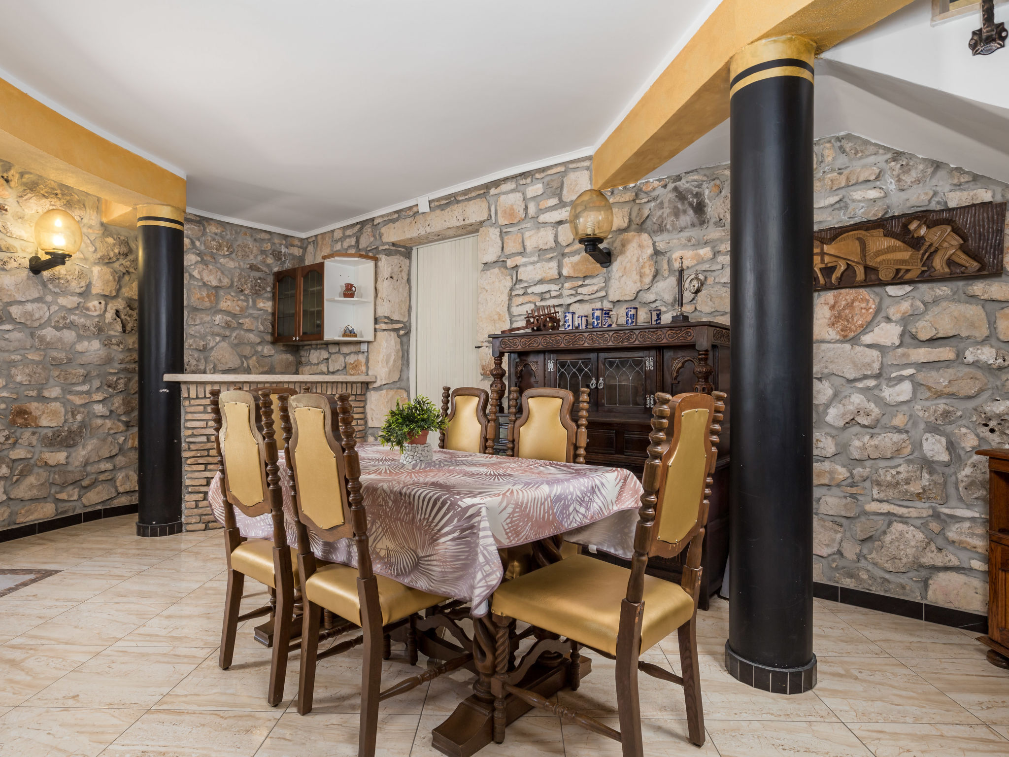 Kitchen / Dining Room