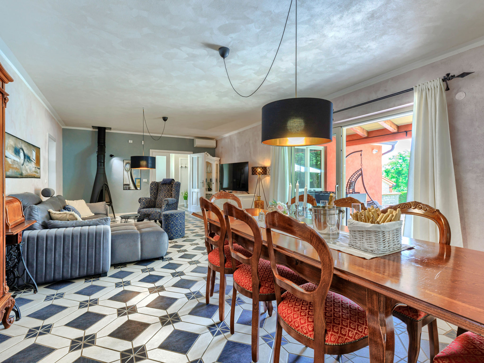 Kitchen / Dining Room