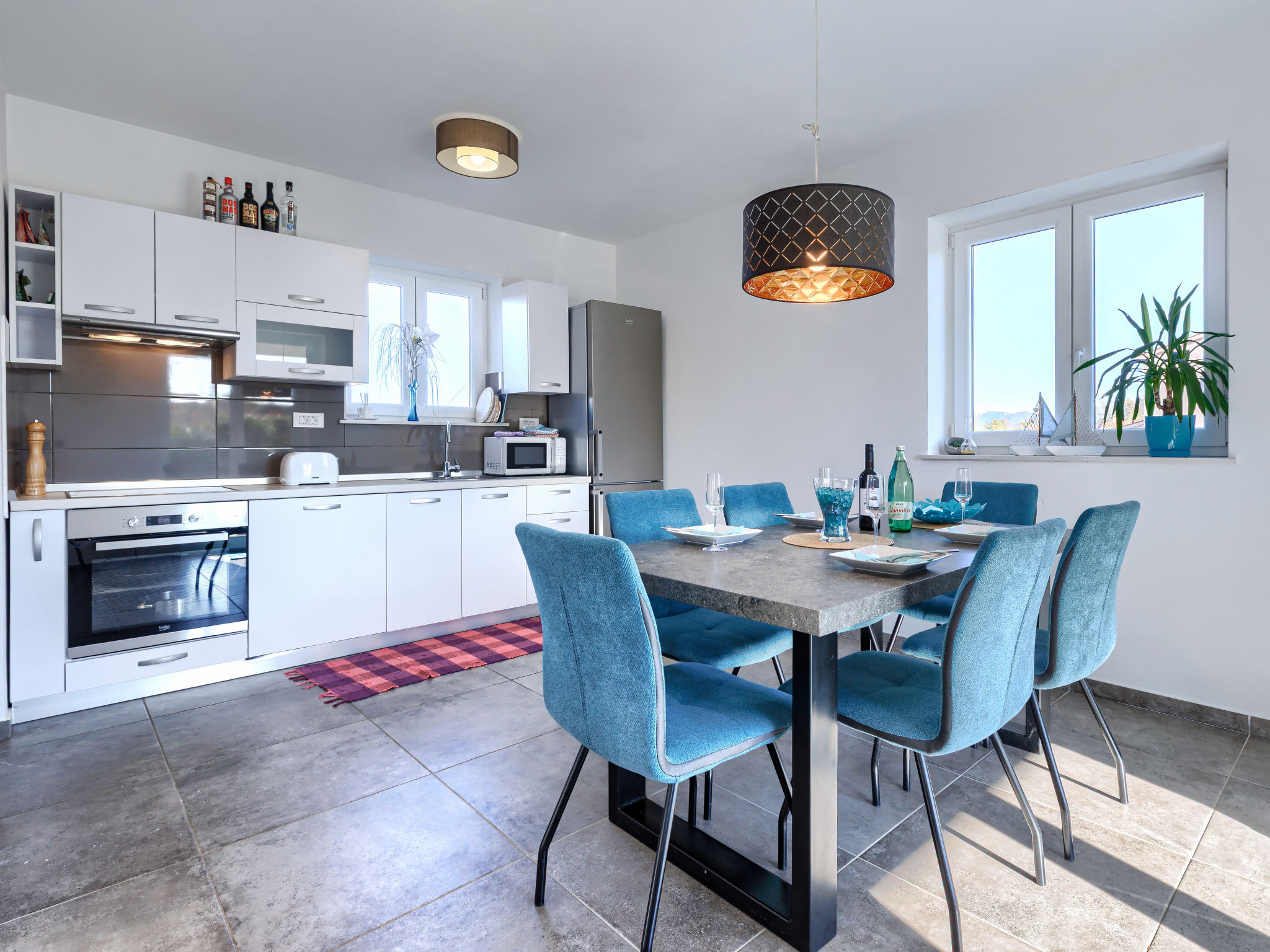 Kitchen / Dining Room