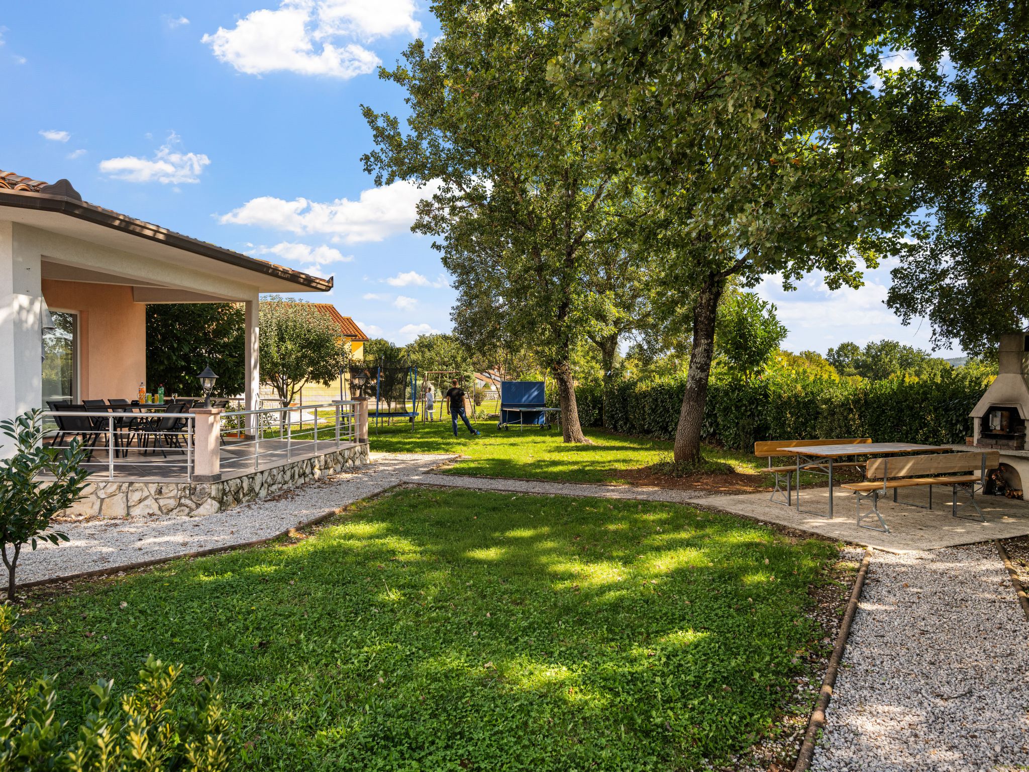 Mit Blick auf das Wasser-Drinnen
