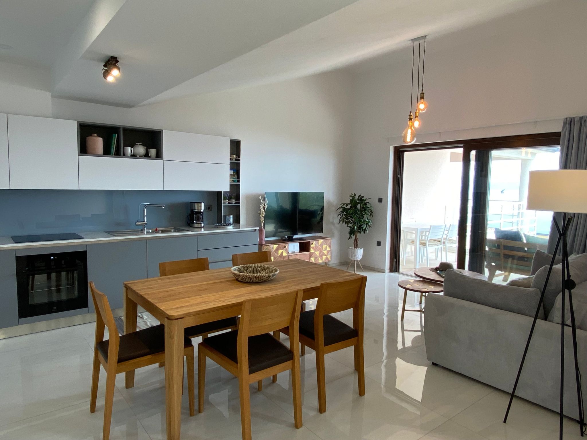 Frisch renovierte Ferienwohnung mit Meerblick-Drinnen