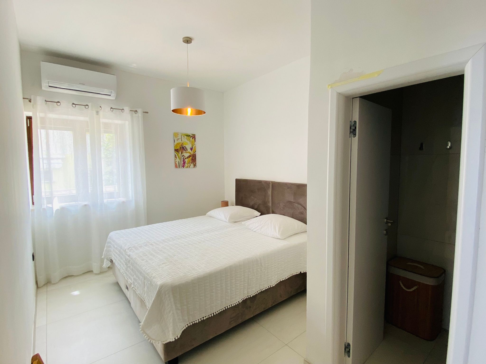 Frisch renovierte Ferienwohnung mit Meerblick-Drinnen