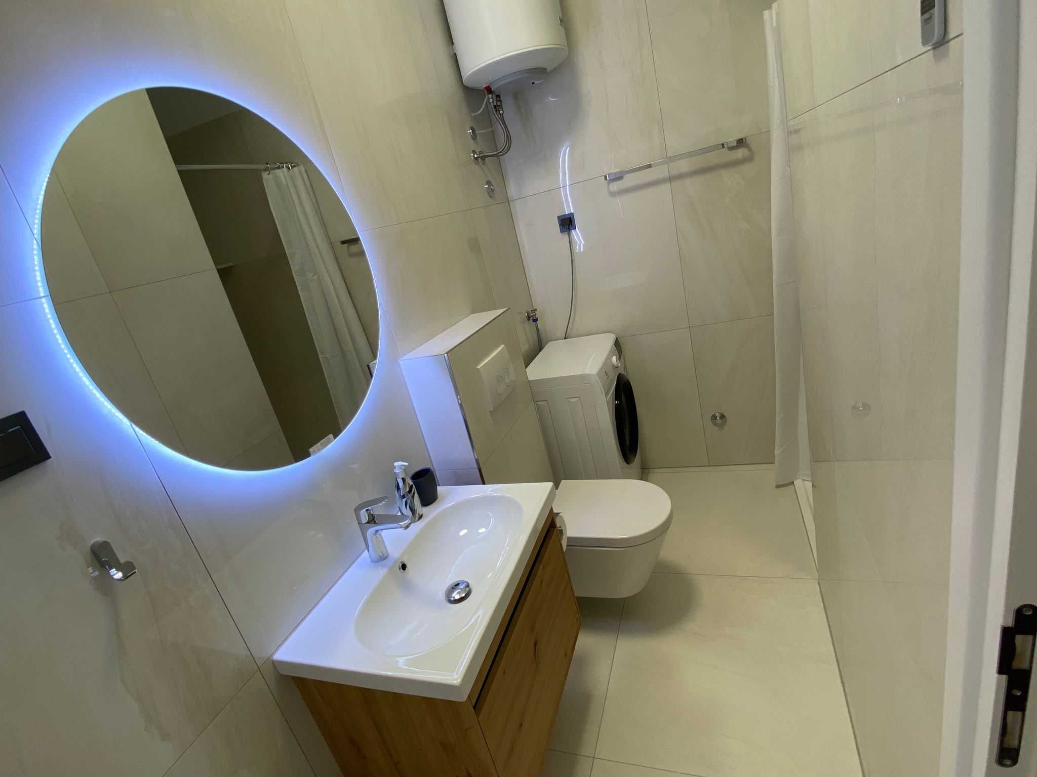 Frisch renovierte Ferienwohnung mit Meerblick-Drinnen