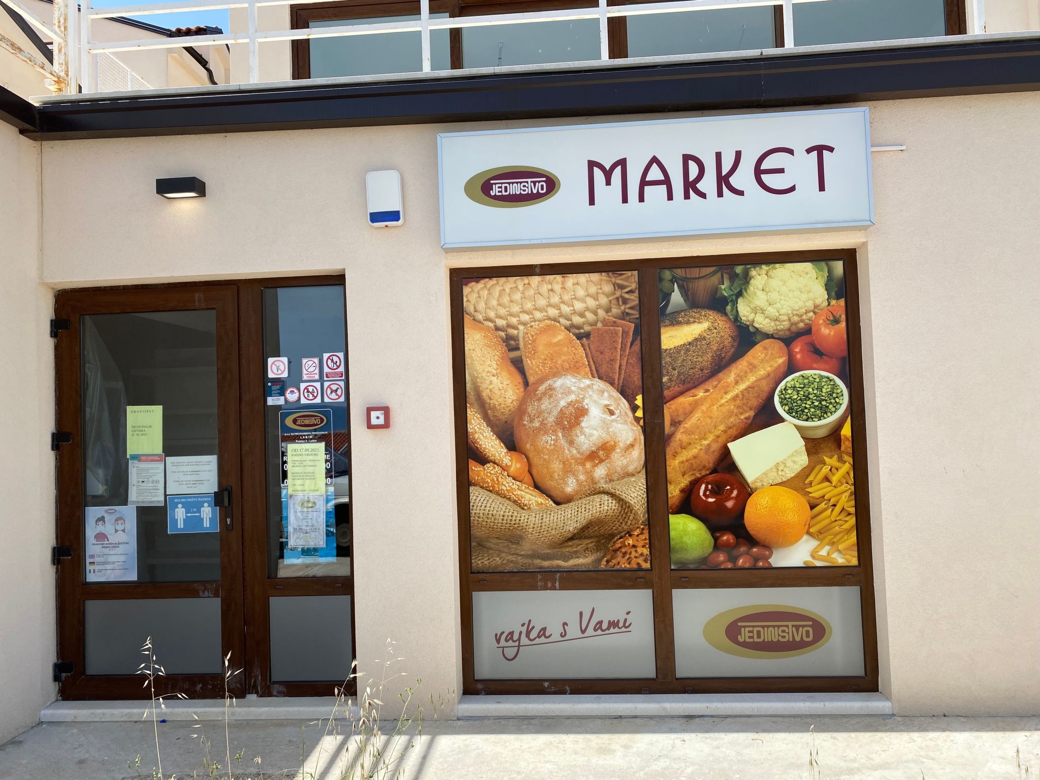 Frisch renovierte Ferienwohnung mit Meerblick-Drinnen