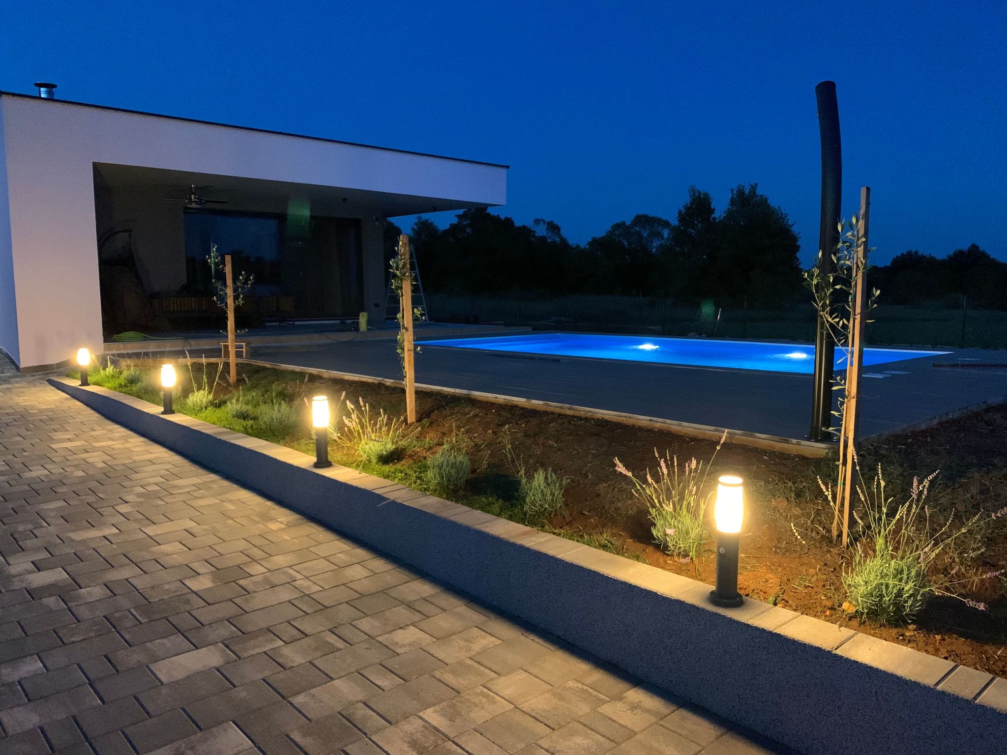 Lavender Villa-Dehors