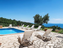 Appartement Orhideja und Magnolia met zwembad, 1,3 km van strand Rabac - thumbnail 2