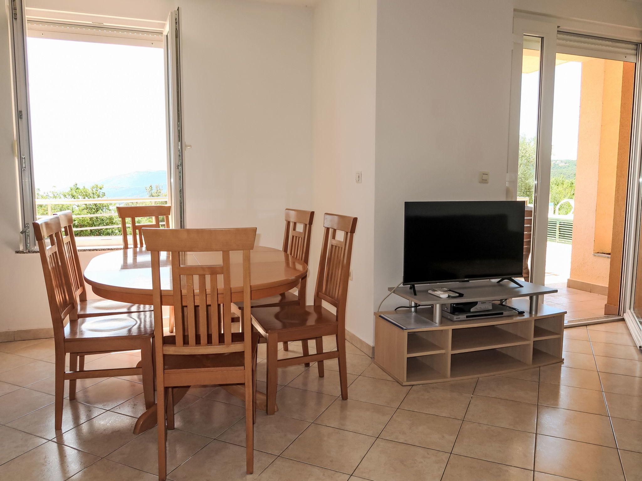 Appartement Orhideja und Magnolia met zwembad, 1,3 km van strand Rabac - foto 9
