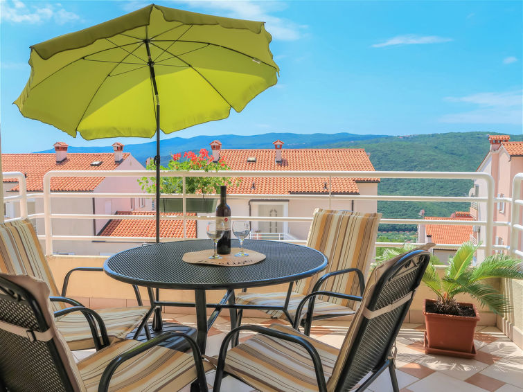 Centraal gelegen appartement Egle in Rabac met wellness in Rabac