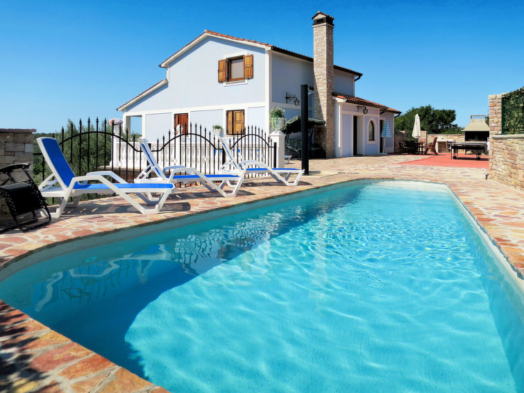 8-persoons vakantiehuis Stella in Rabac met privézwembad en wellness in Rabac