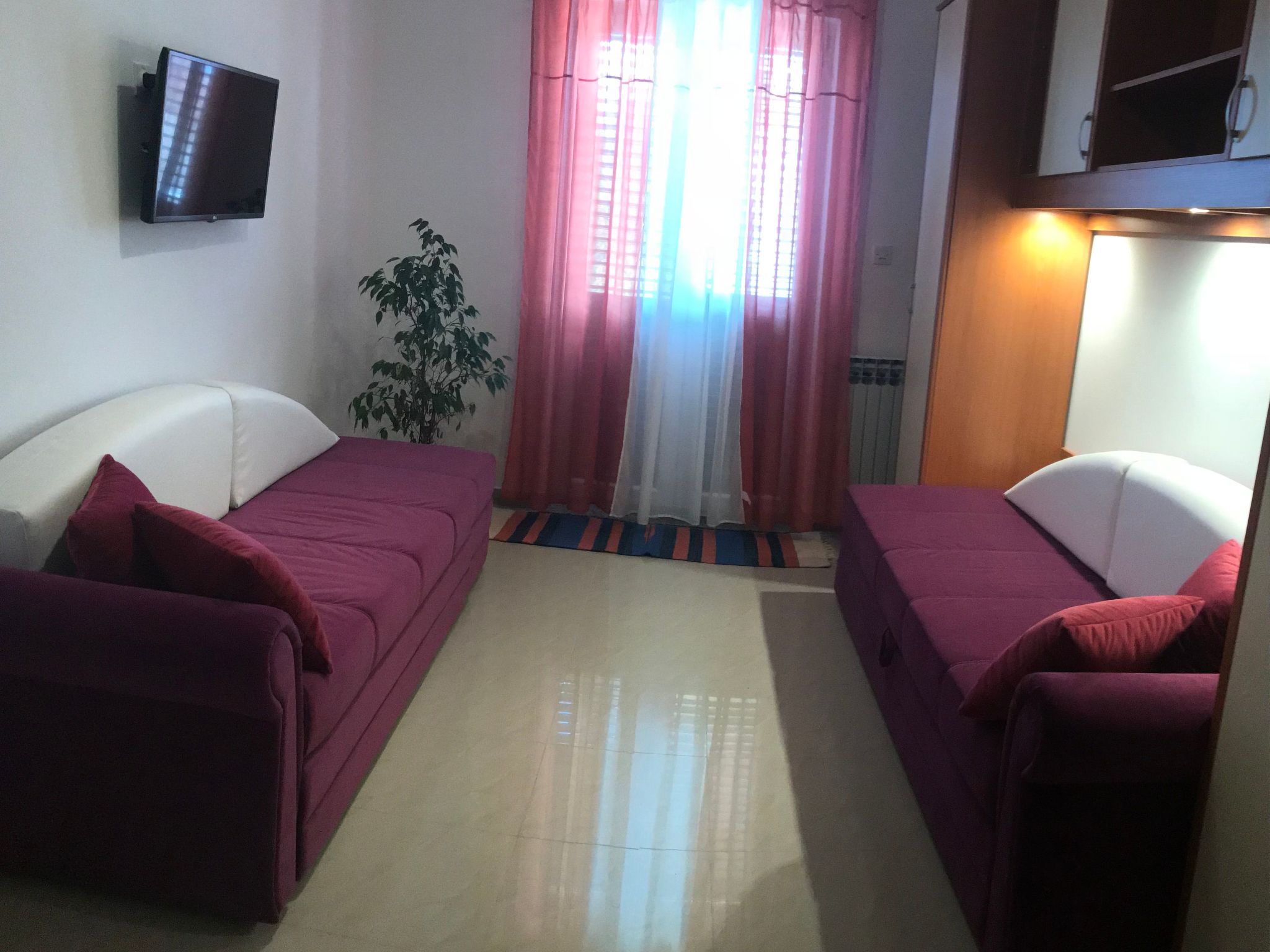 Mimosa,Wohnblock 1-Binnen