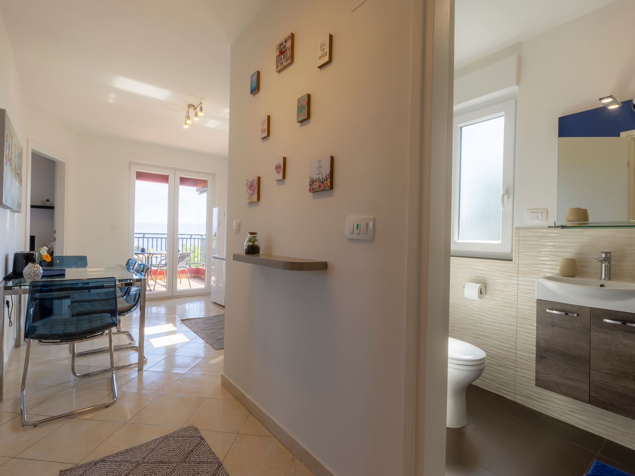 Red House Apartments-Dedans