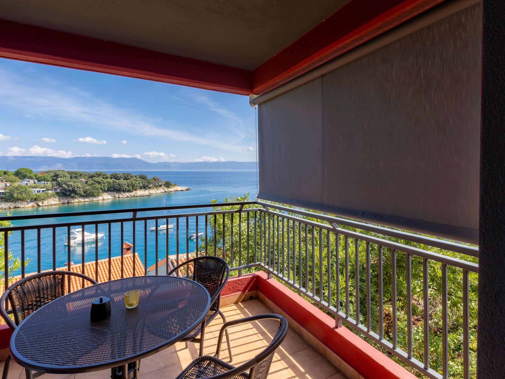 Red House Apartments-Dedans