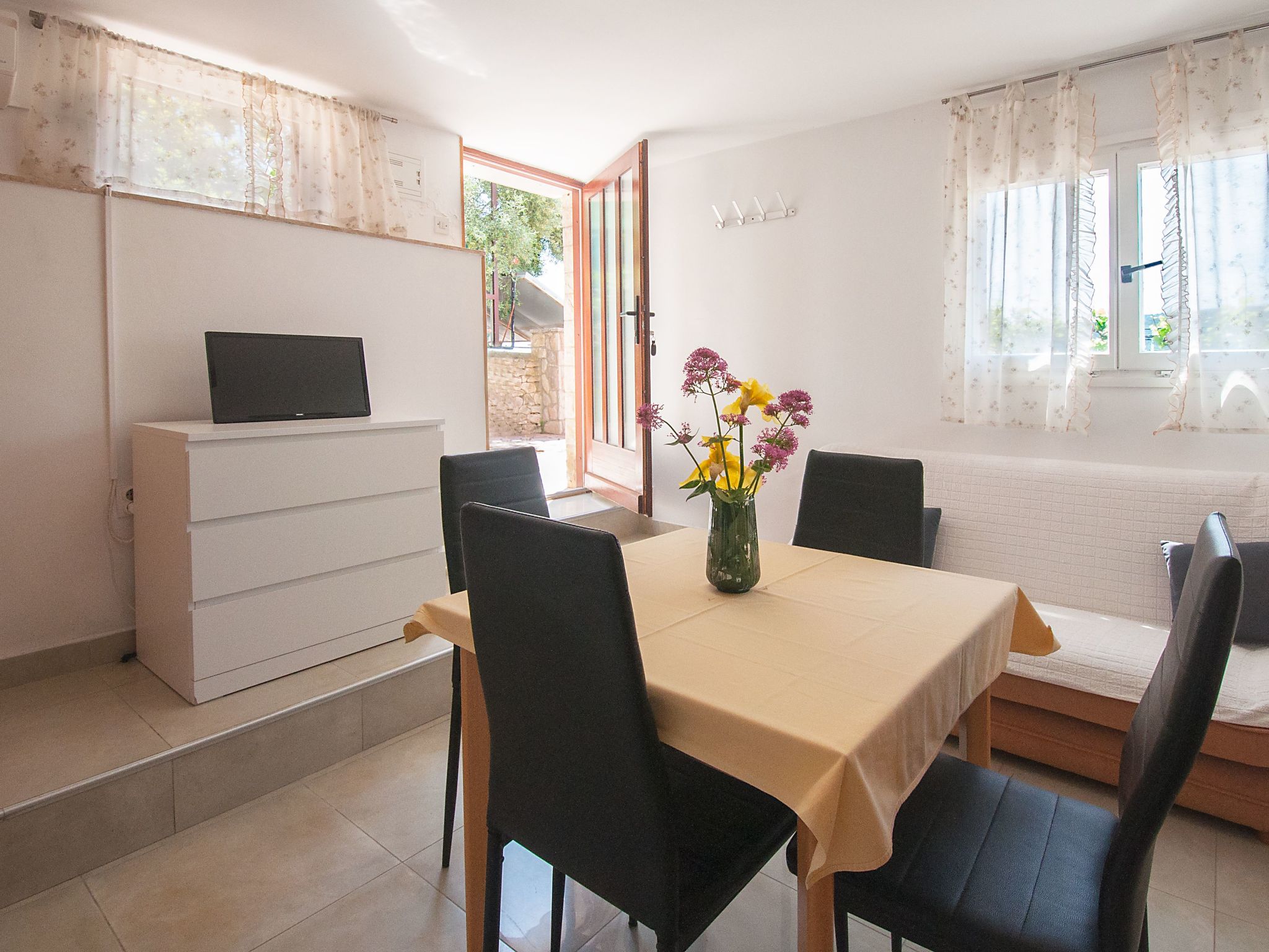 Studio-Wohnung "Olia Studio" mit Terrasse