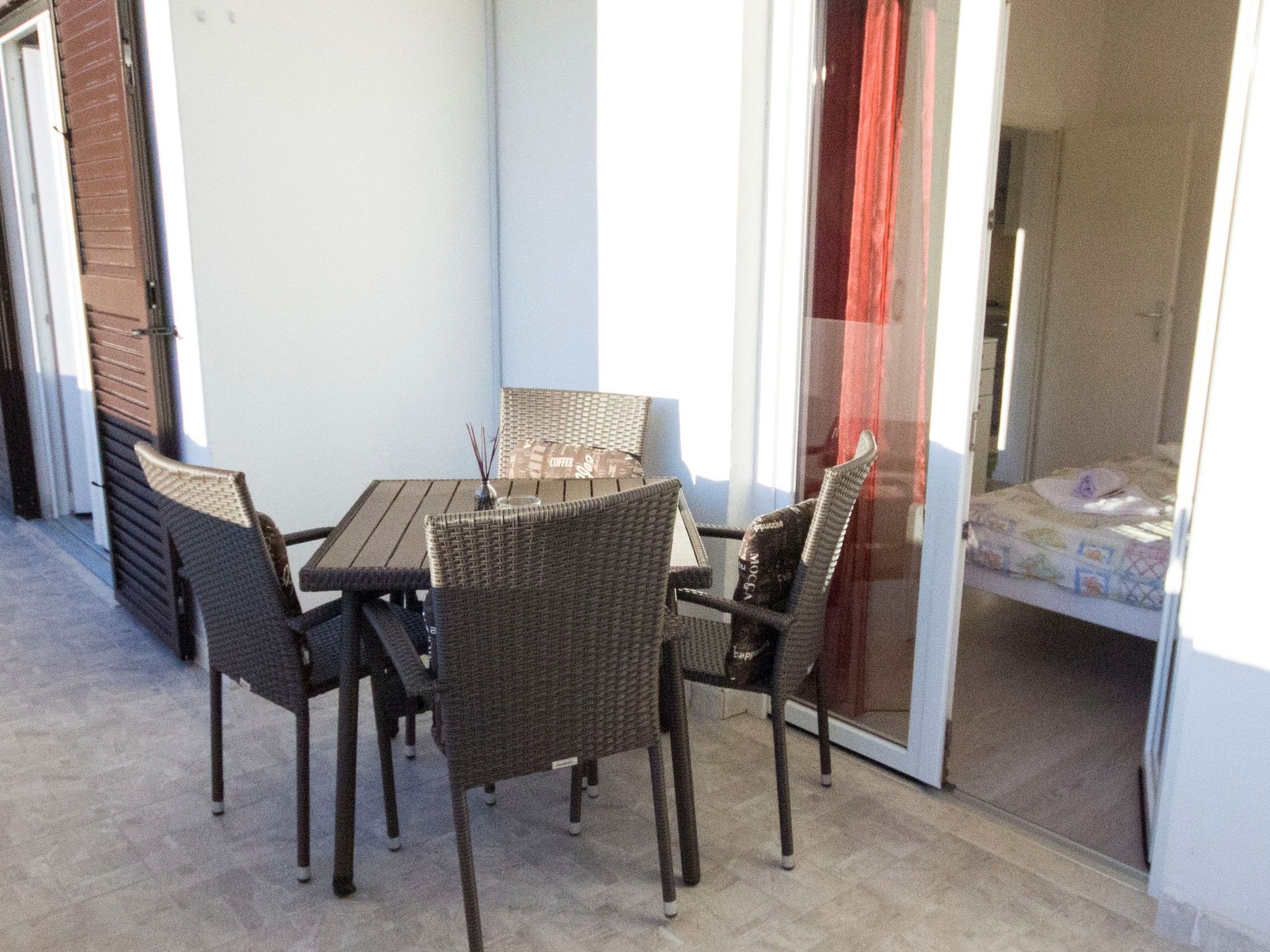 "Leonardo B2" mit Terrasse-Drinnen