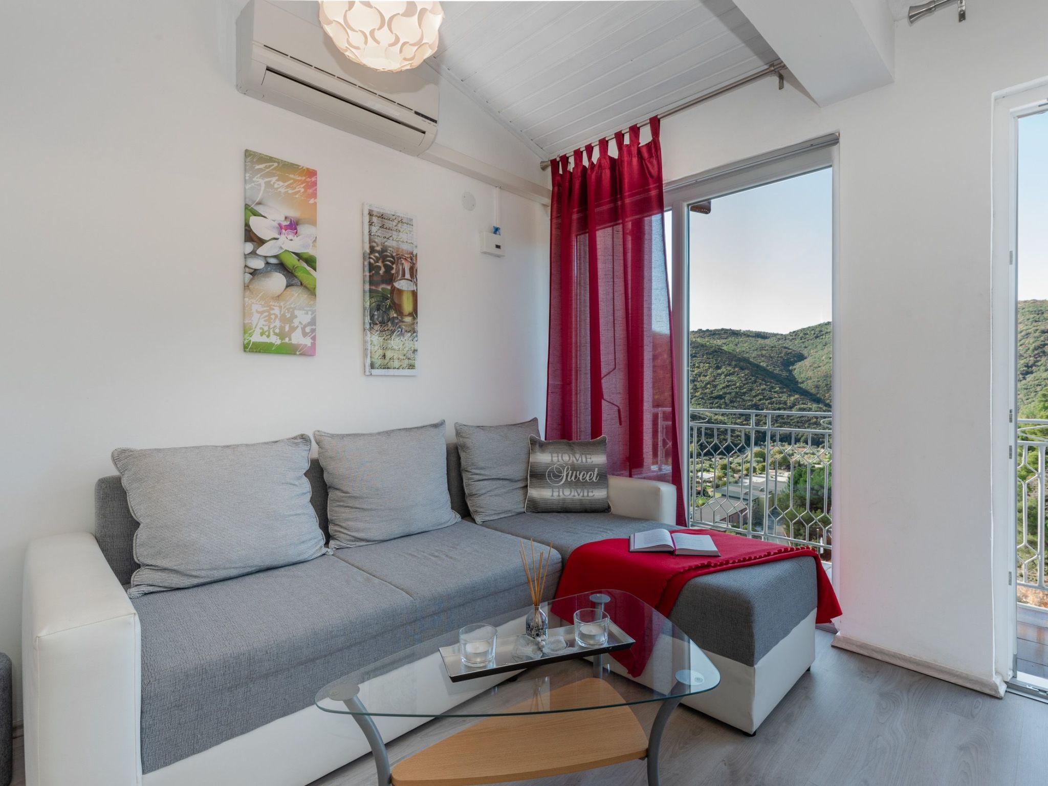 Wohnung "Leonardo" mit Blick auf das Wasser-Drinnen