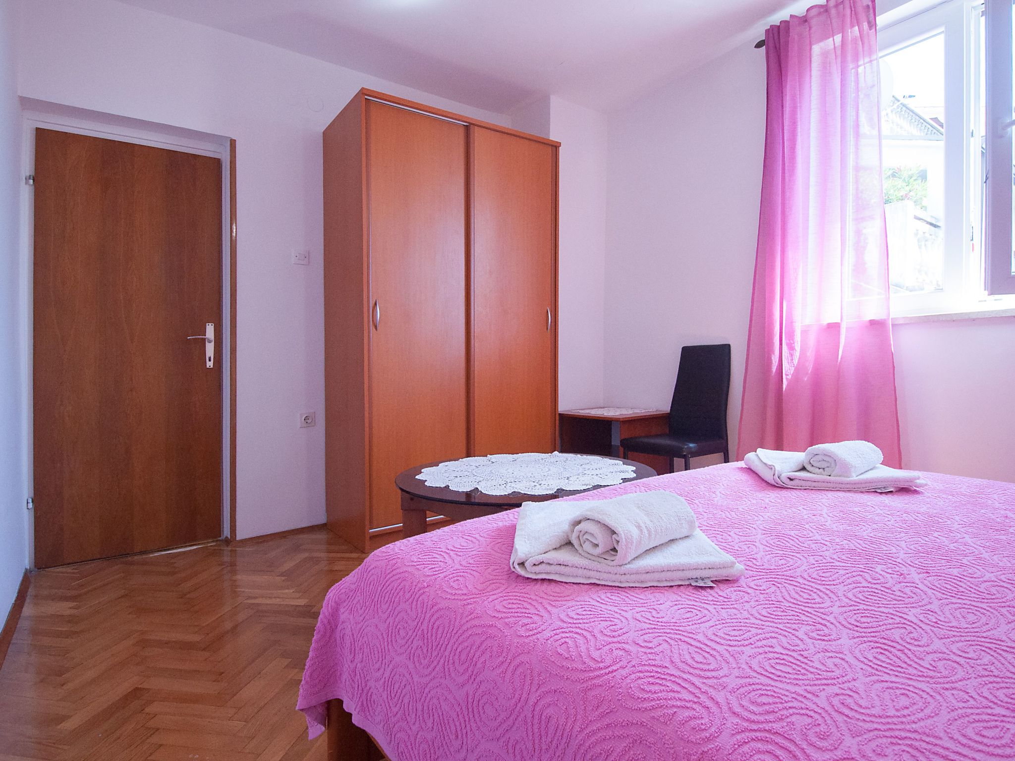 "Olia Green" mit Terrasse-Binnen