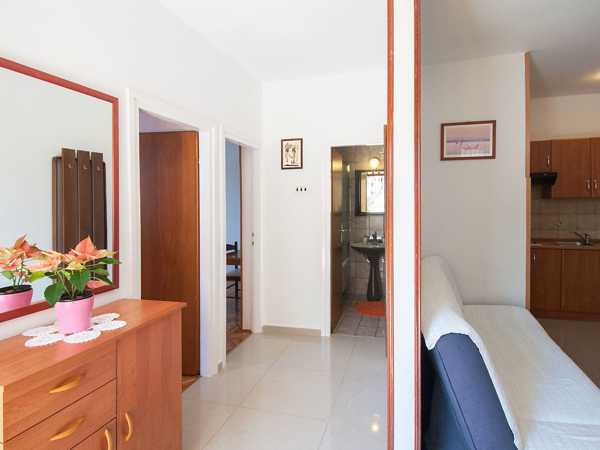 "Olia Green" mit Terrasse-Binnen