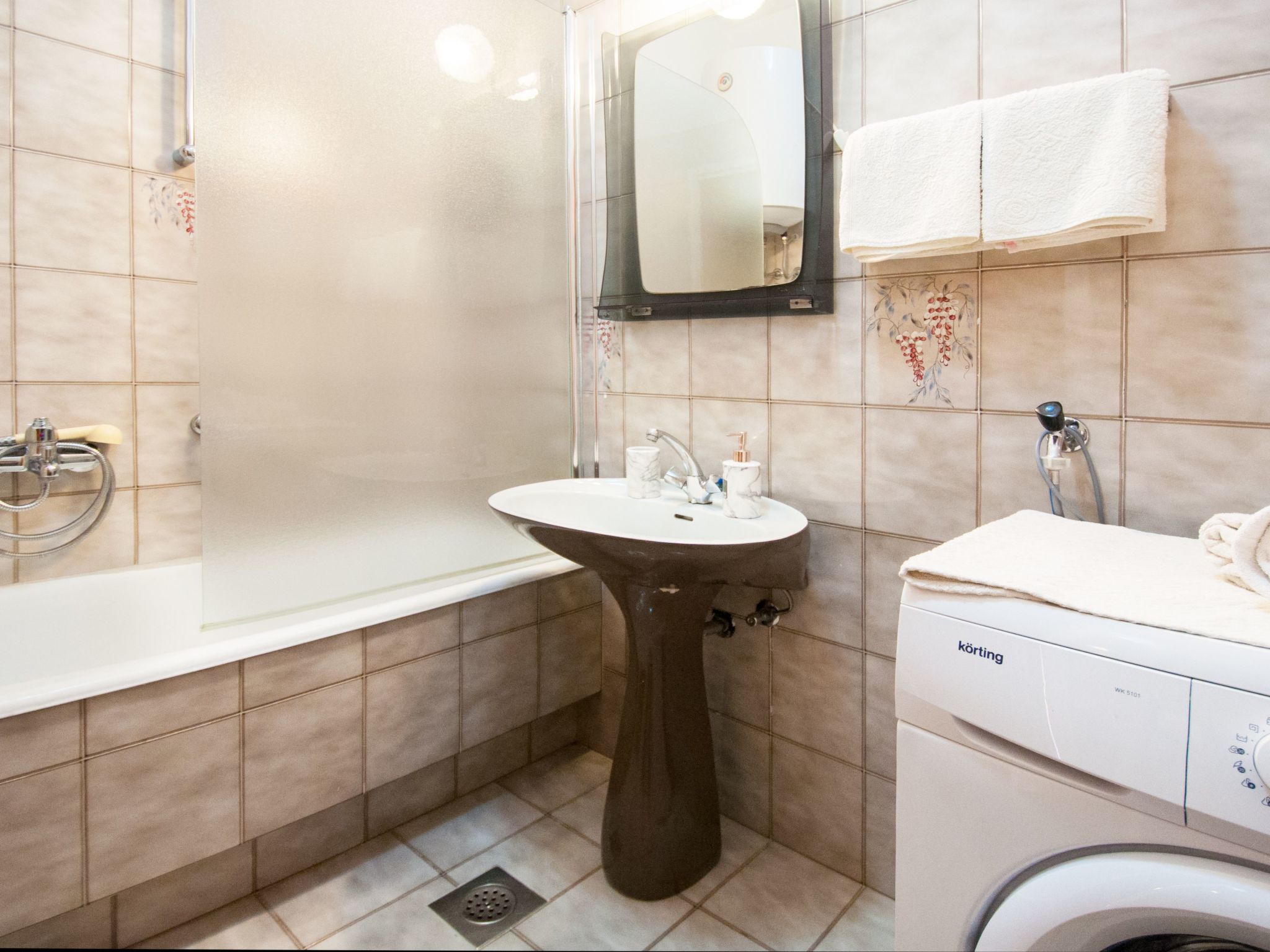 "Olia Green" mit Terrasse-Binnen