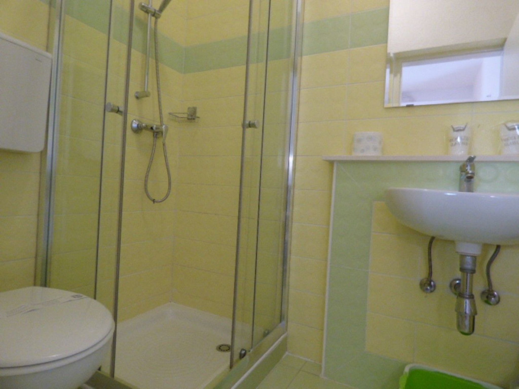 Kleines Apartment in der ersten Etage-Drinnen