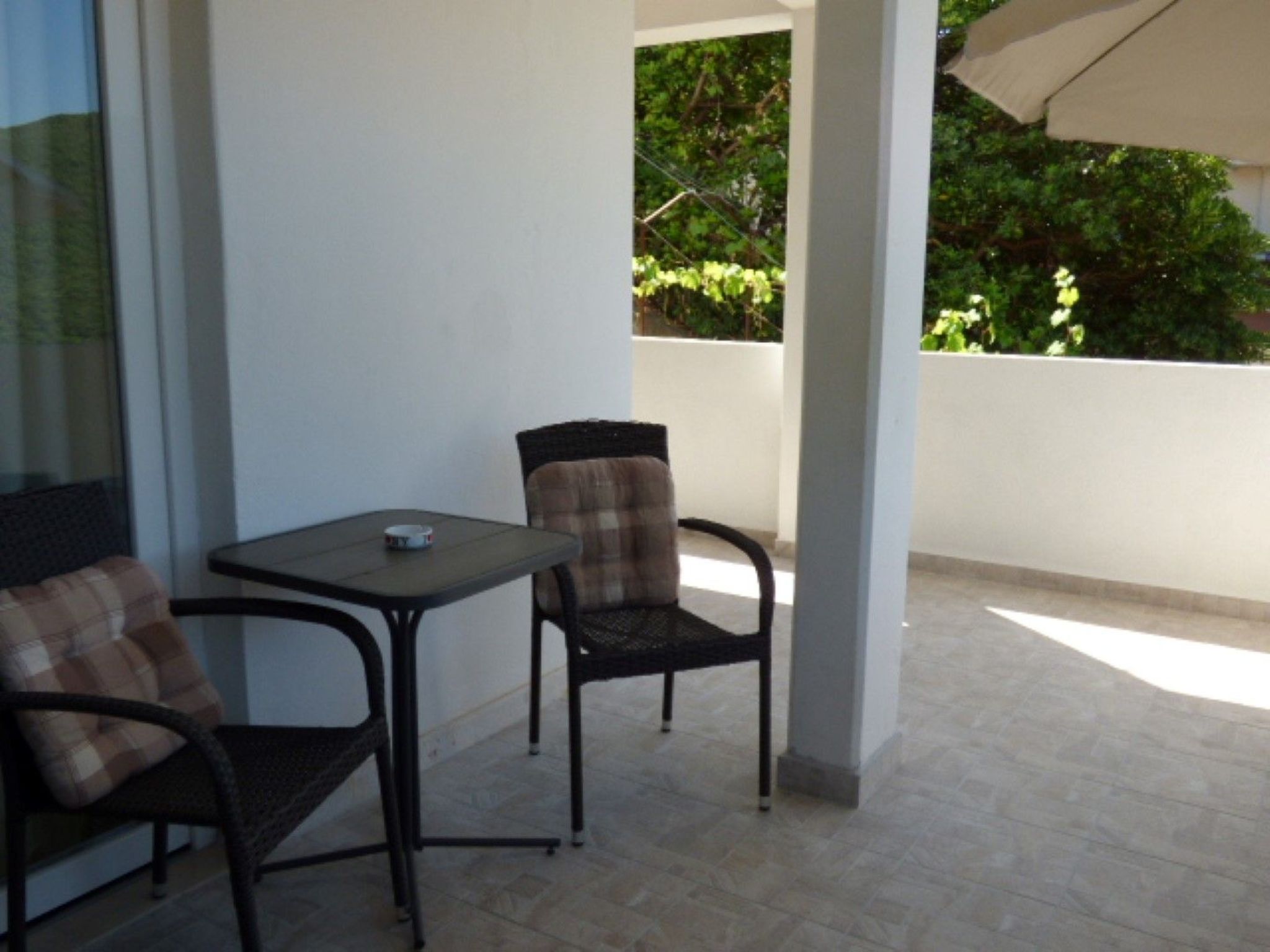 Kleines Apartment in der ersten Etage-Drinnen