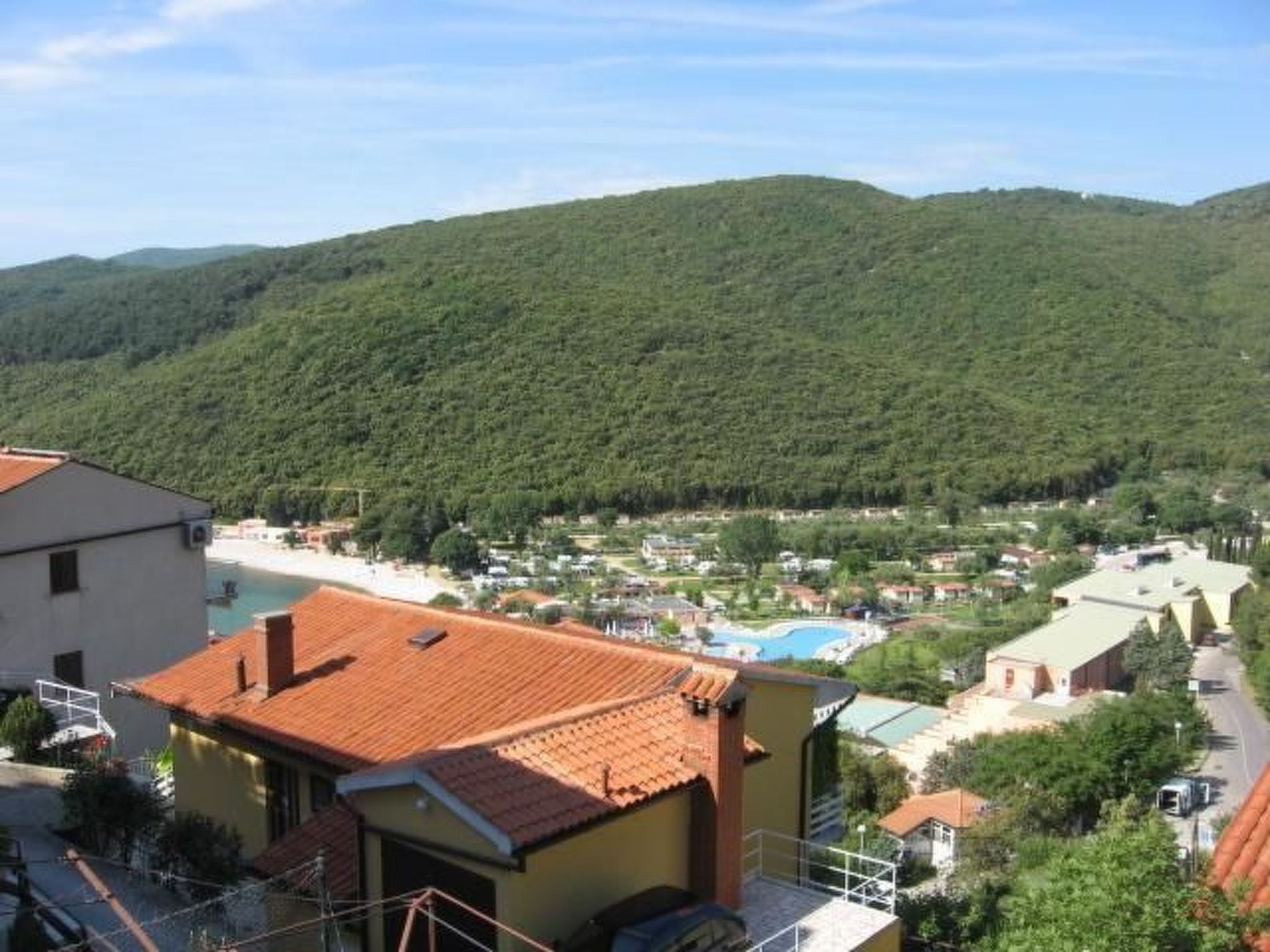 Kleines Apartment in der ersten Etage-Drinnen